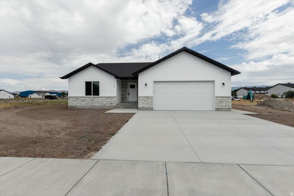 Photo of 174 N 400 W, Preston, ID 83263 (MLS # 2148017)