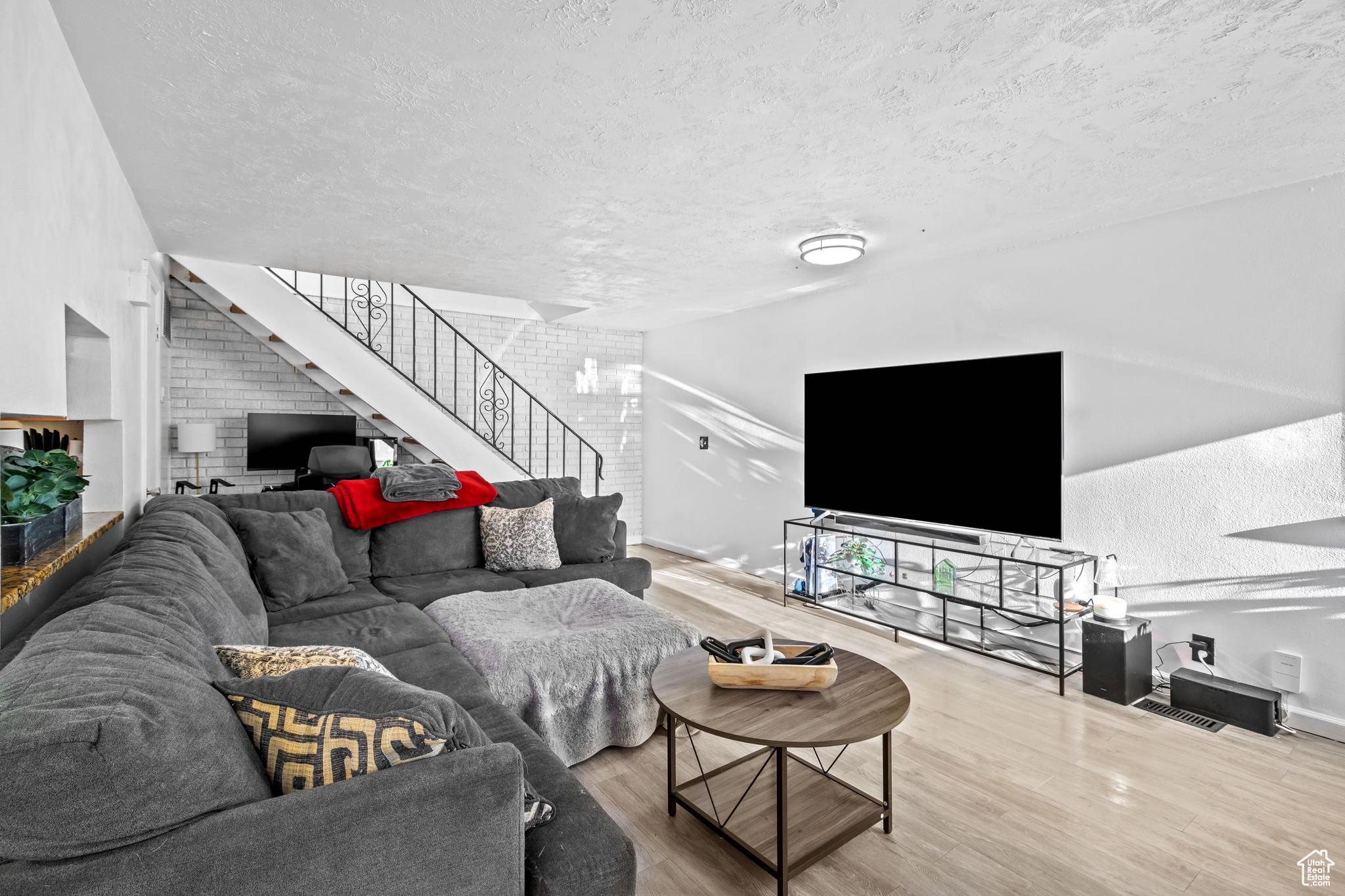 MEADOWBROOK - Residential