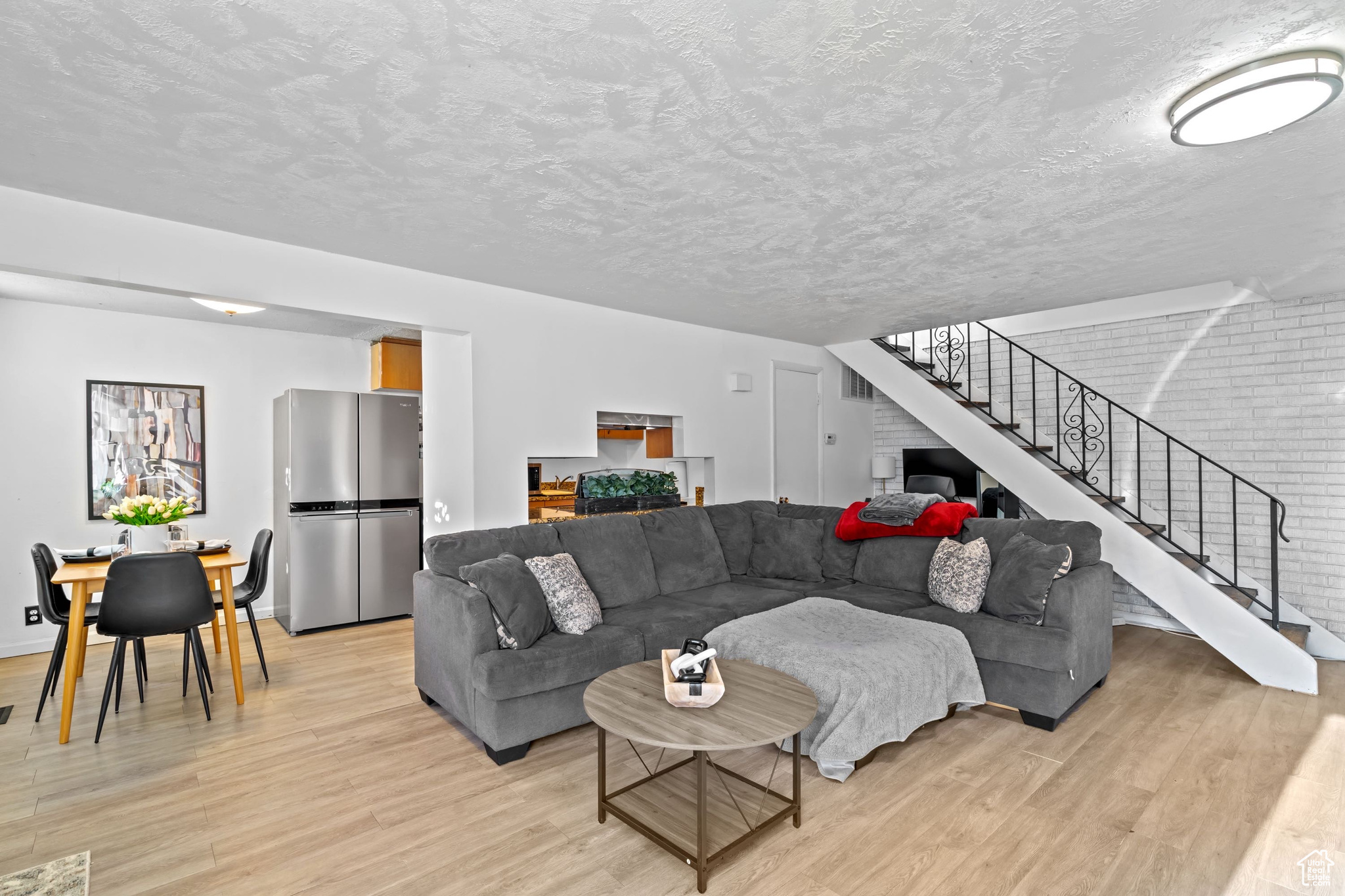 MEADOWBROOK - Residential