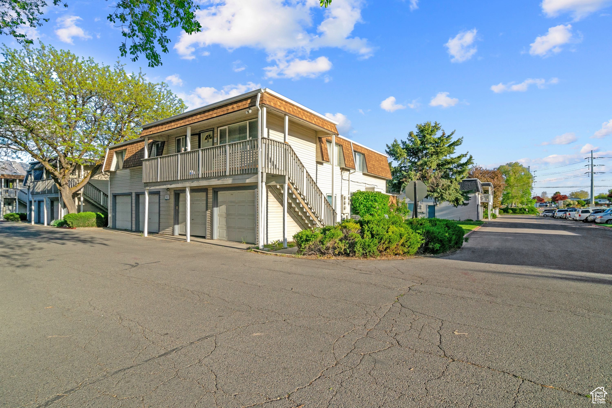 MEADOWBROOK - Residential
