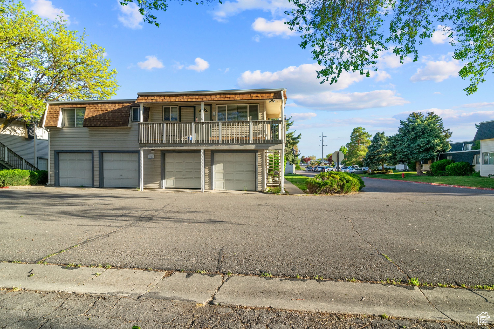 MEADOWBROOK - Residential