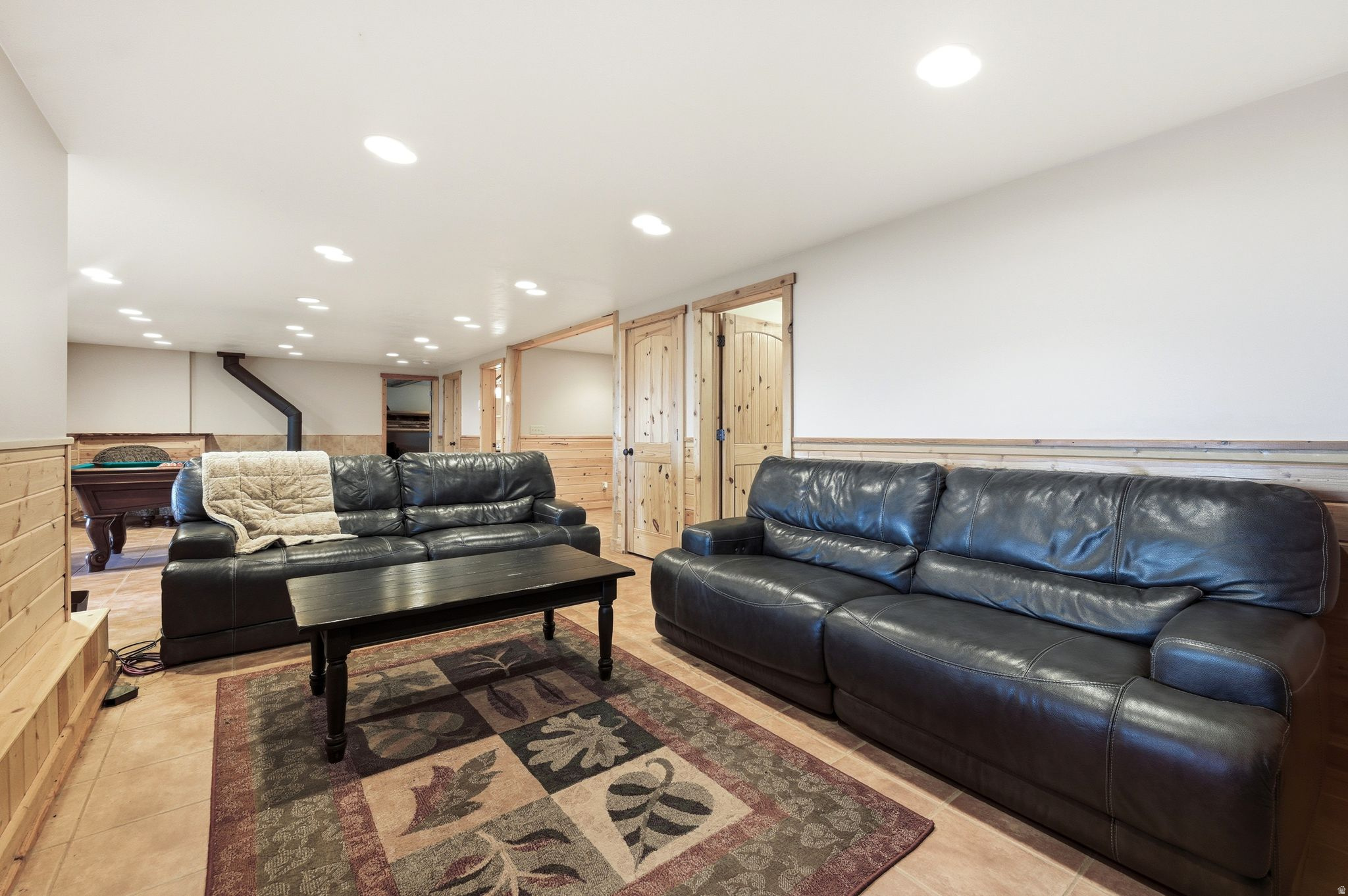 FOREST MEADOW RANCH - Residential