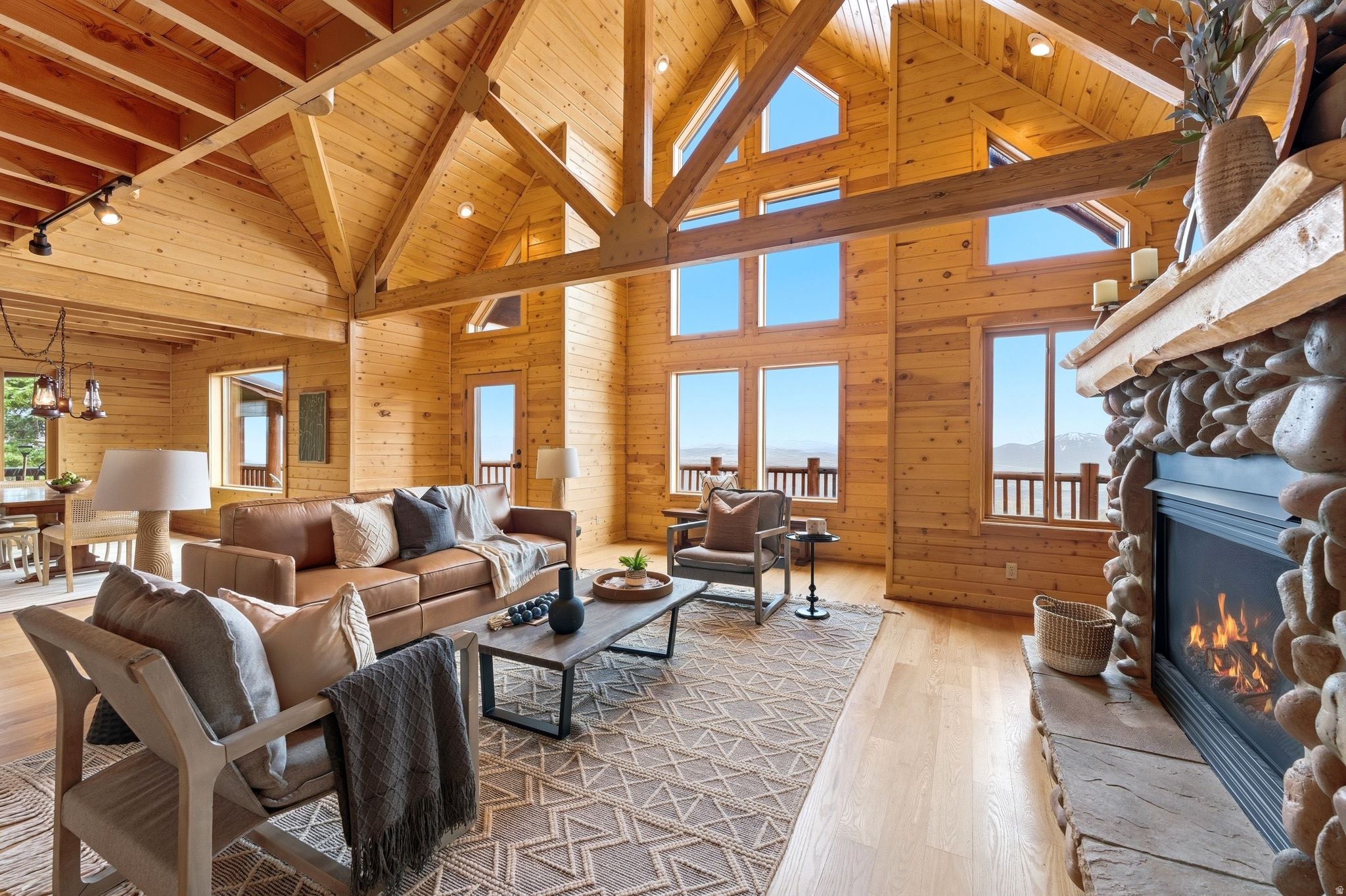 FOREST MEADOW RANCH - Residential