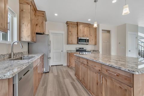 Tiny photo for 7982 N BRISTLECONE RD, Eagle Mountain, UT 84005 (MLS # 2142377)