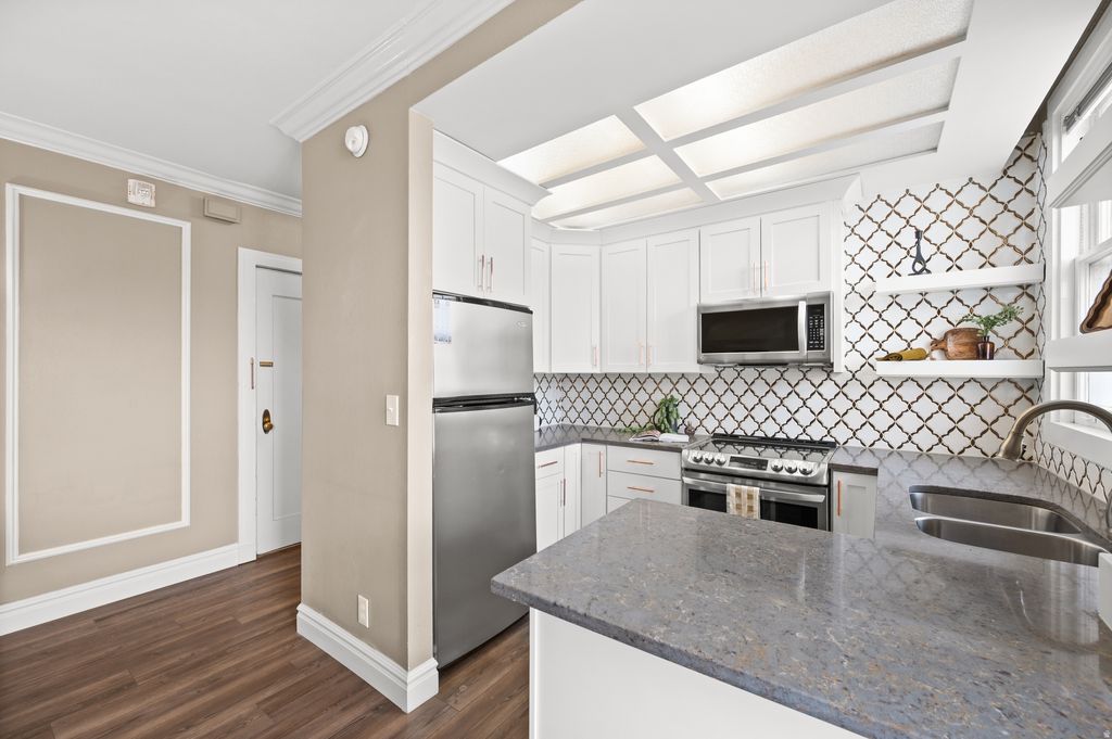 Photo of 29 S STATE ST #605, Salt Lake City, UT 84111 (MLS # 2150742)