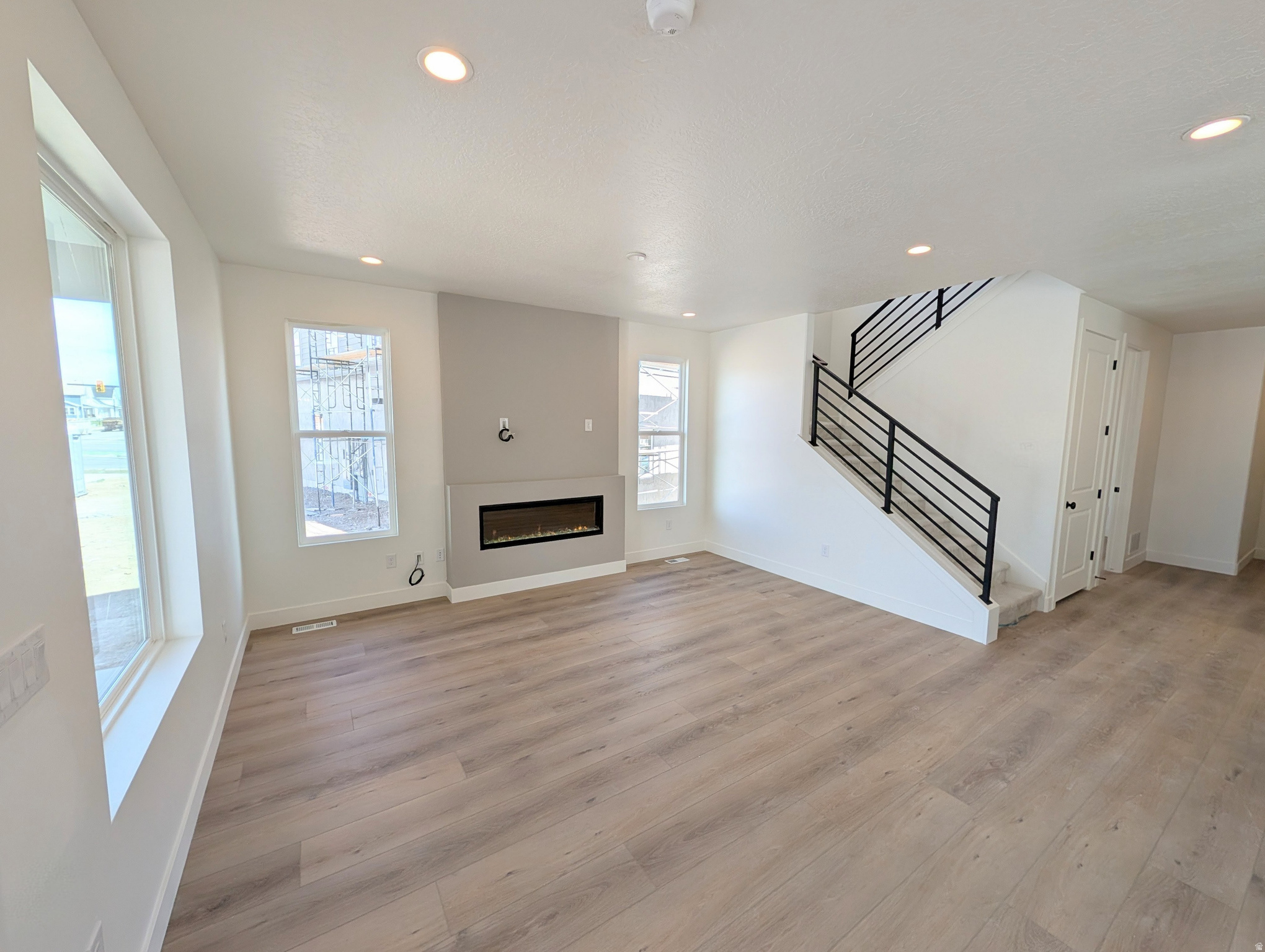 DAYBREAK - Residential