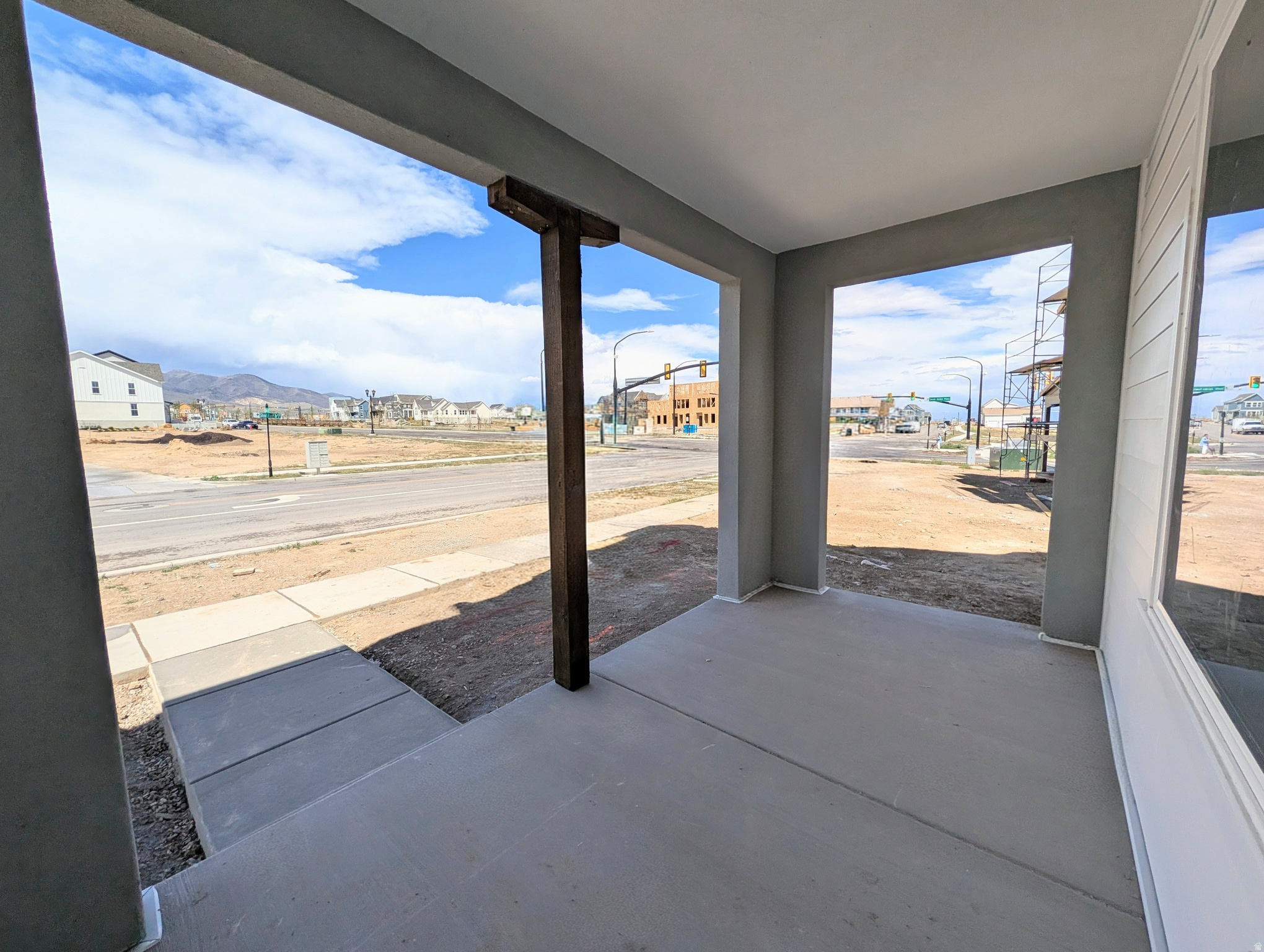 DAYBREAK - Residential