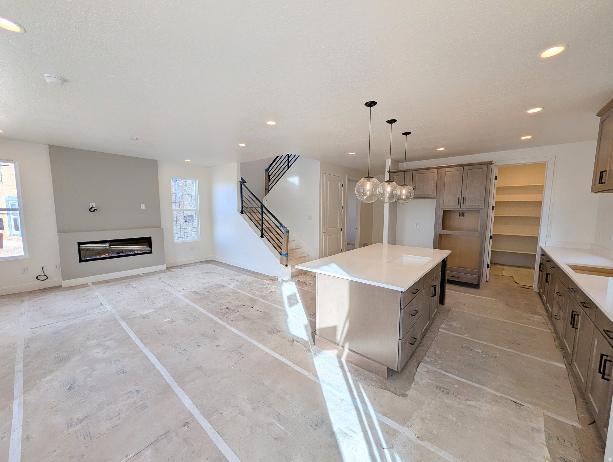 DAYBREAK - Residential