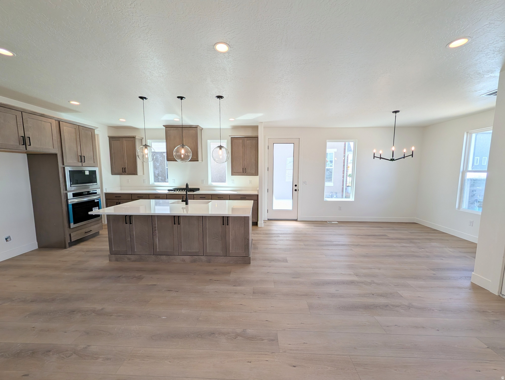 DAYBREAK - Residential