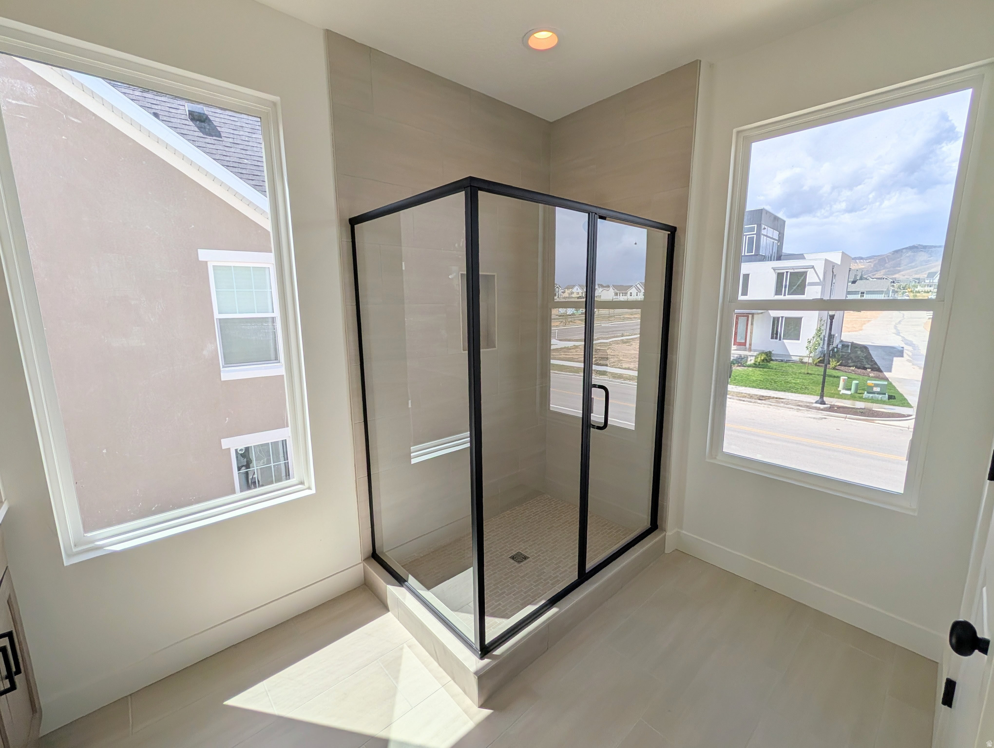 DAYBREAK - Residential