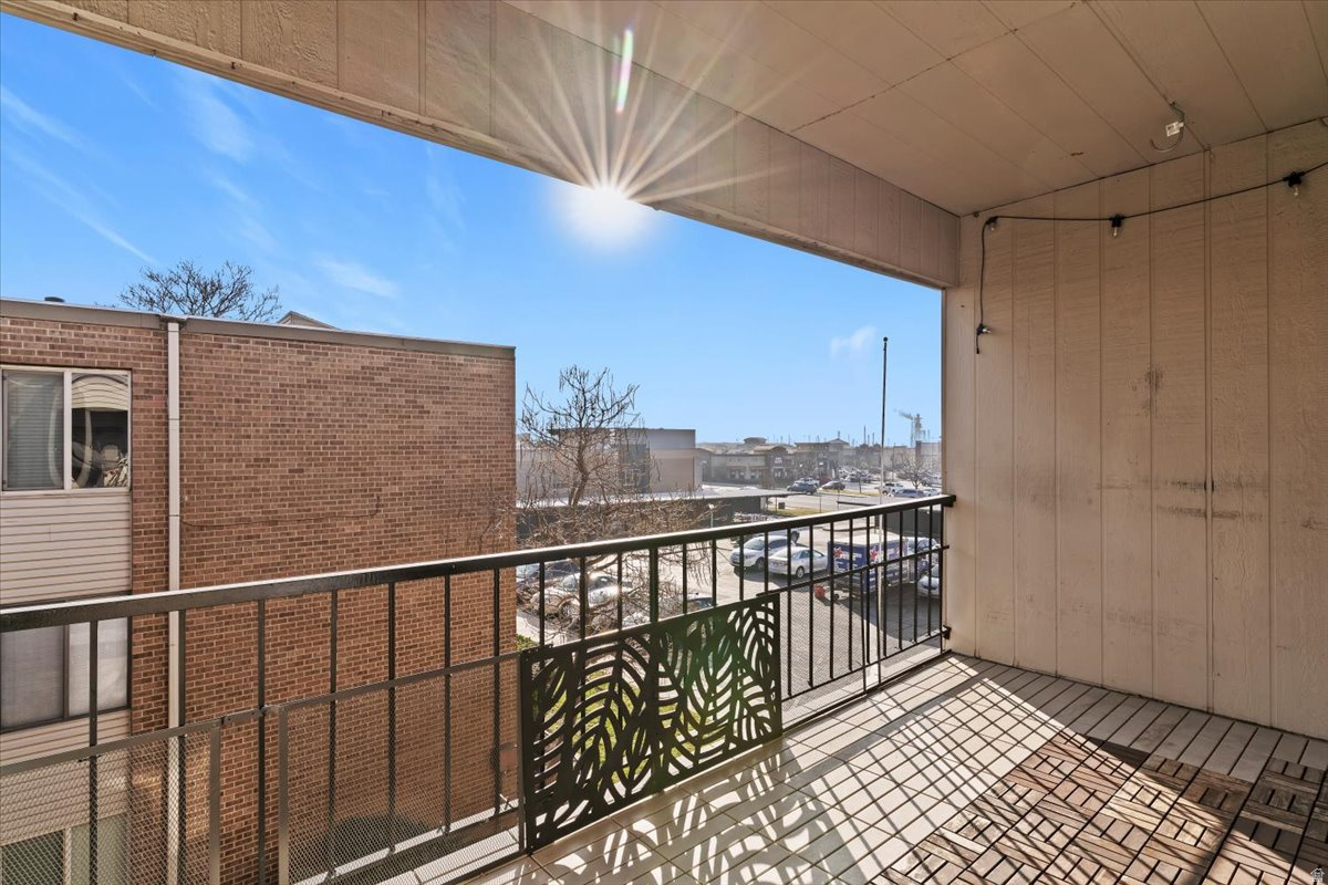 THE BOUNTIFUL MANOR - Residential