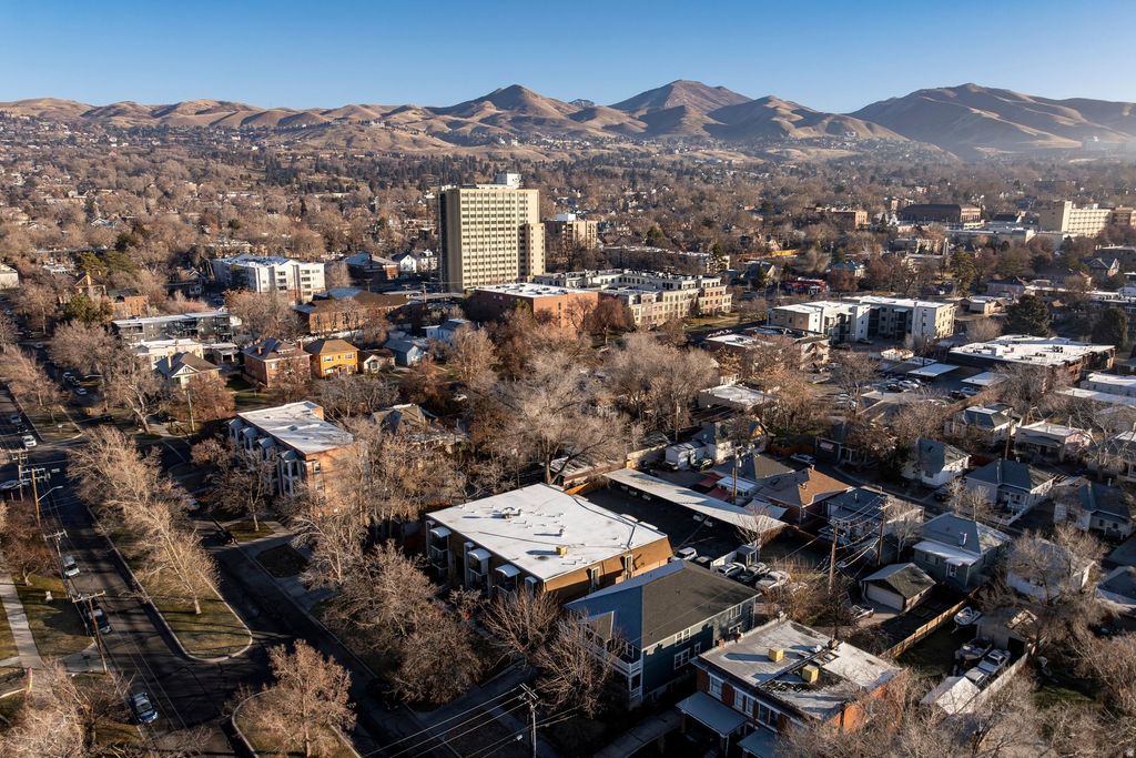 Photo of 127 S 800 E #15, Salt Lake City, UT 84102 (MLS # 2131399)