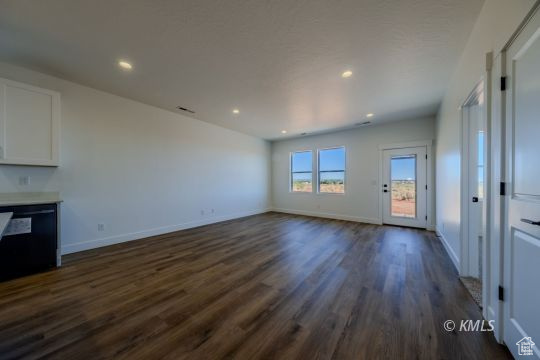 CREEK SIDE - Residential