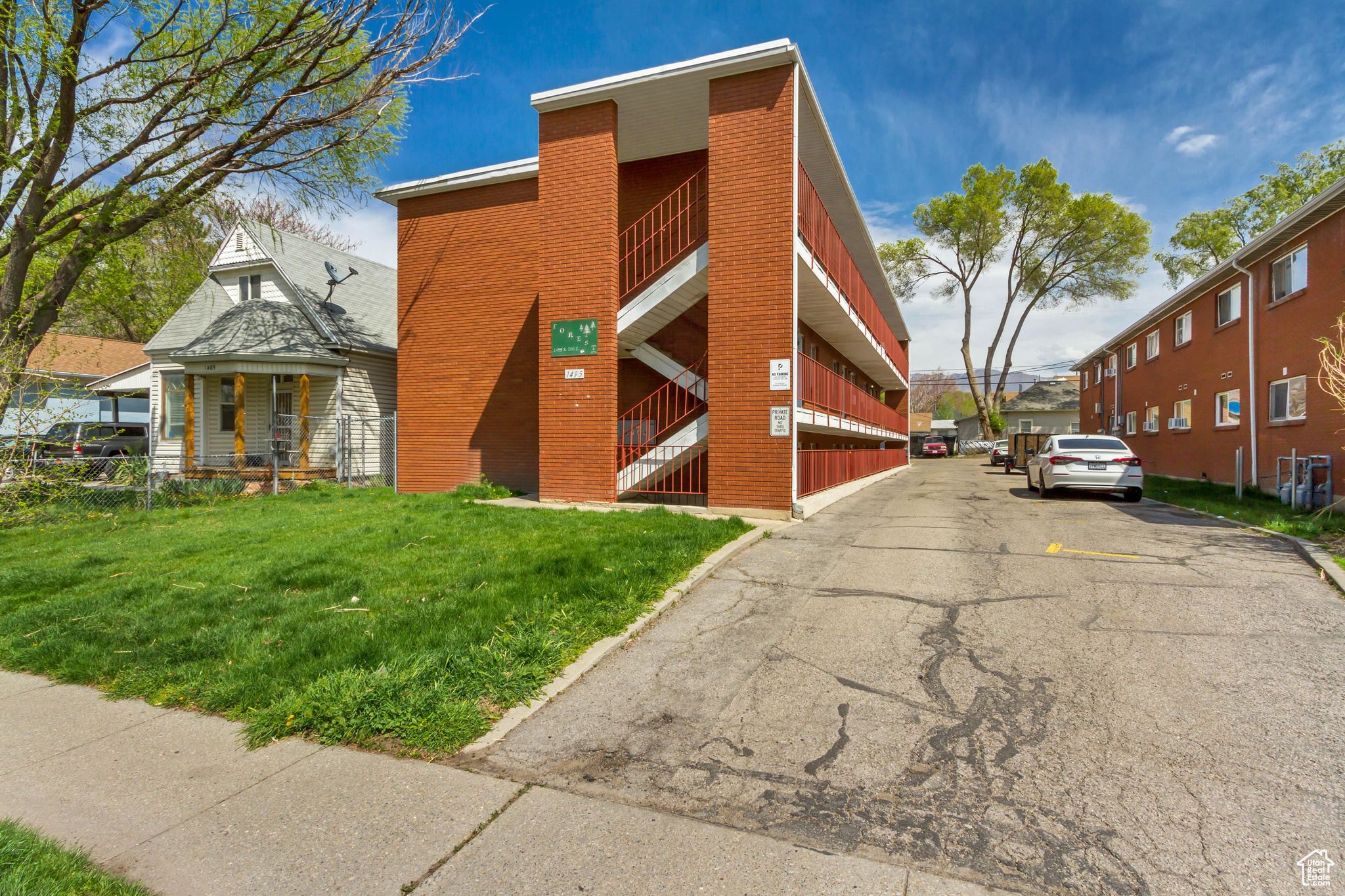 CAPITOL - Residential Income