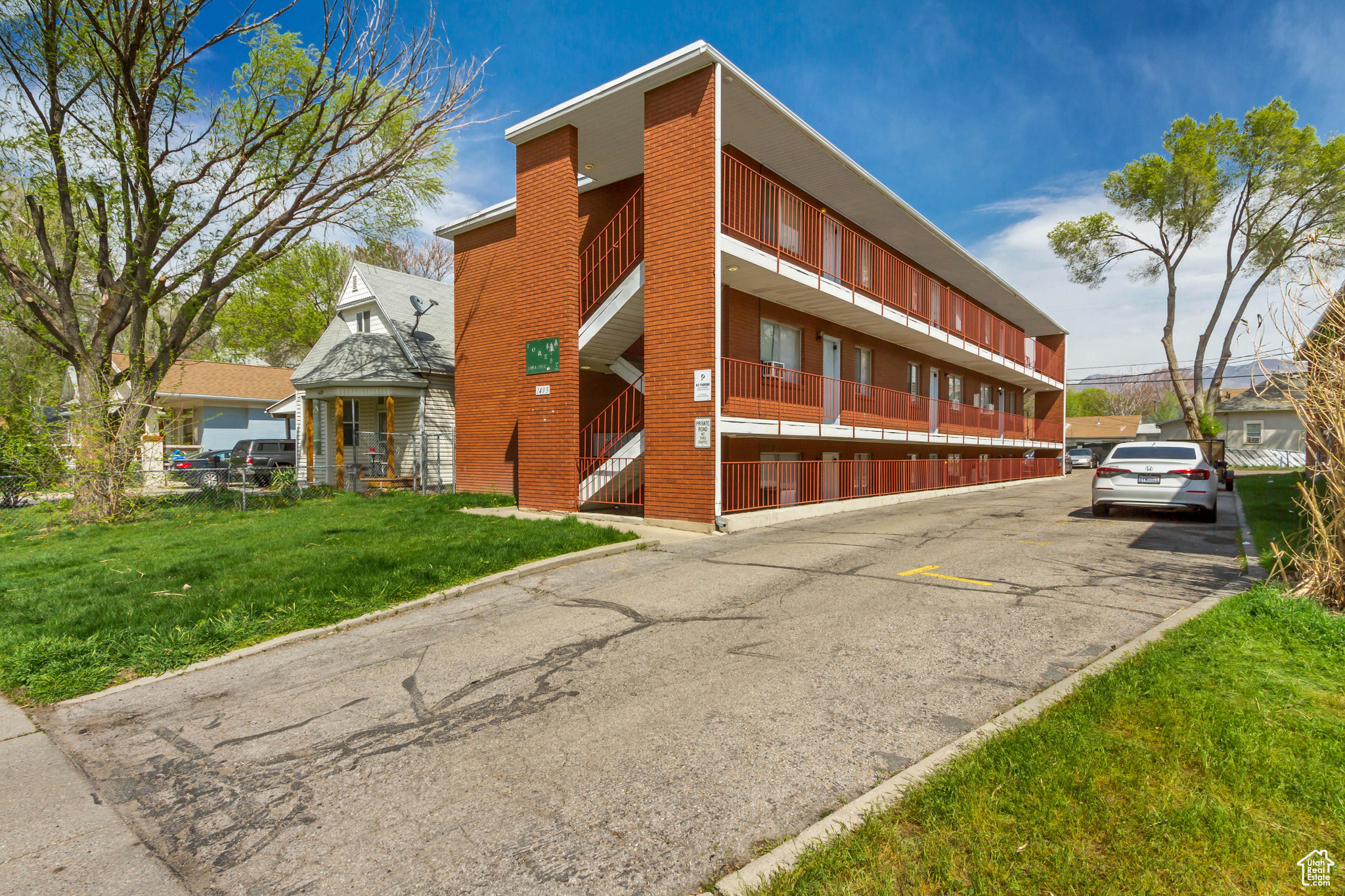 CAPITOL - Residential Income