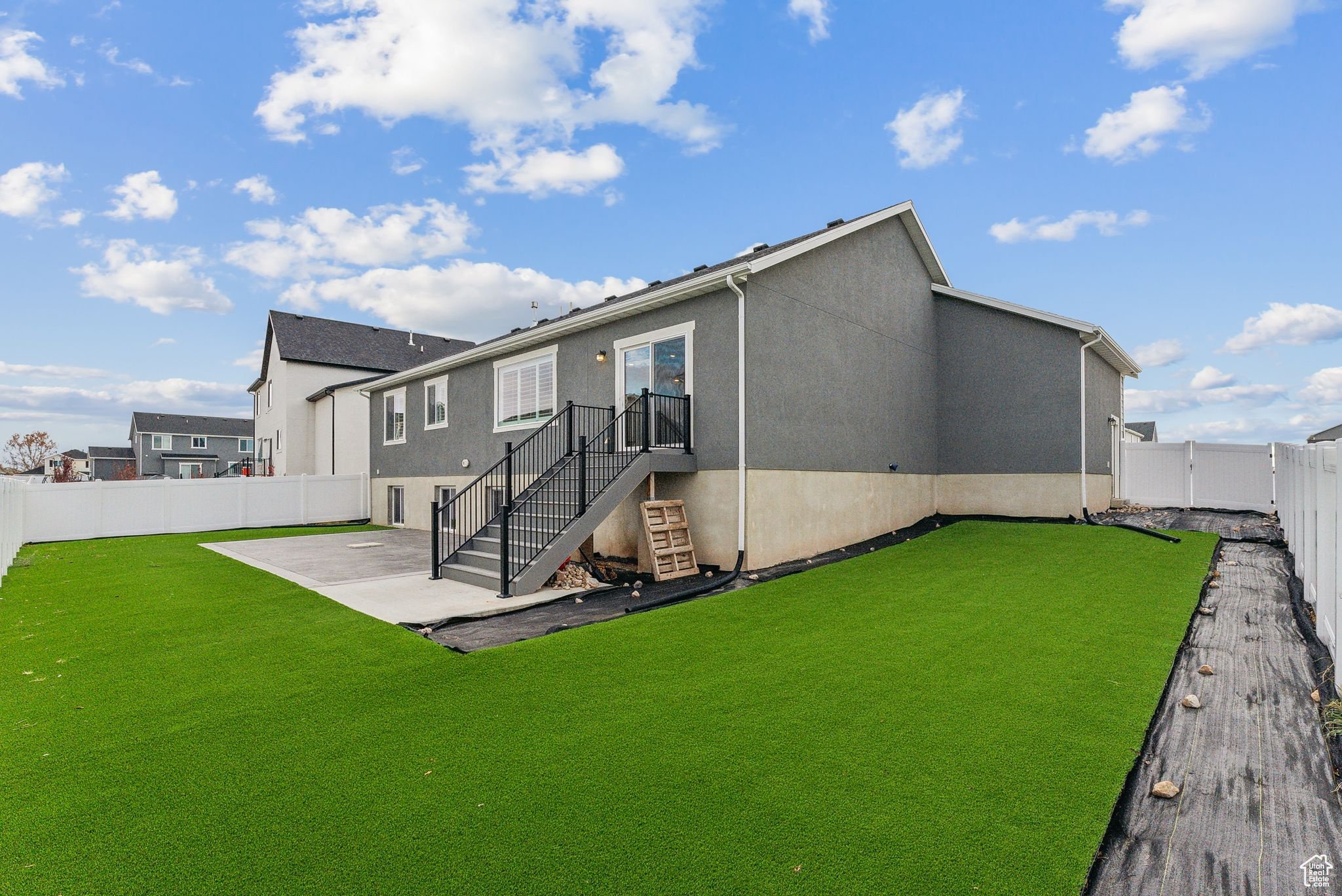 Syracuse, Utah 84075, United States, 3 Bedrooms Bedrooms, ,2 BathroomsBathrooms,Residential,Active,18406