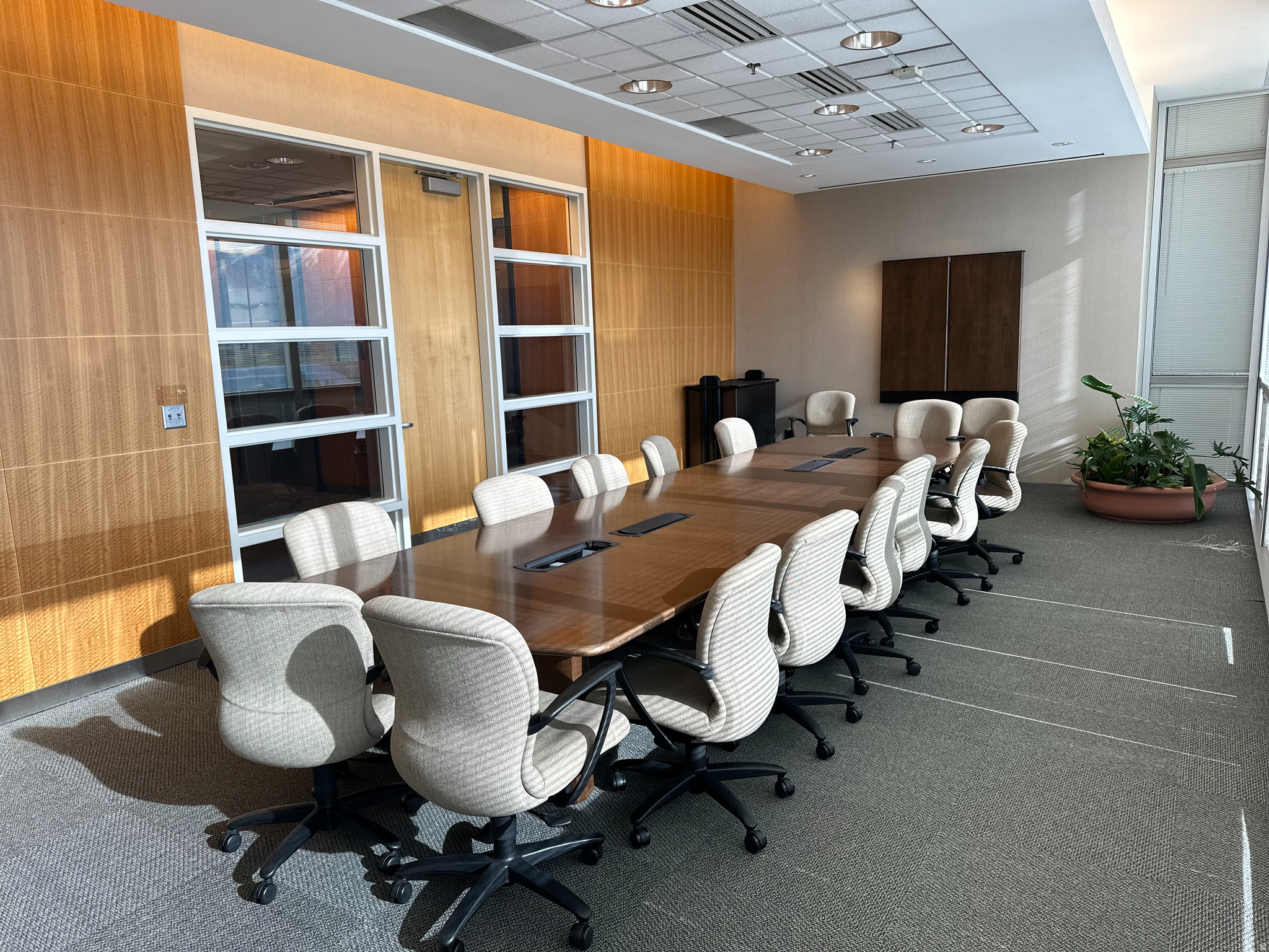 NOVELL BUSINESS PARK PUD - Commercial Lease