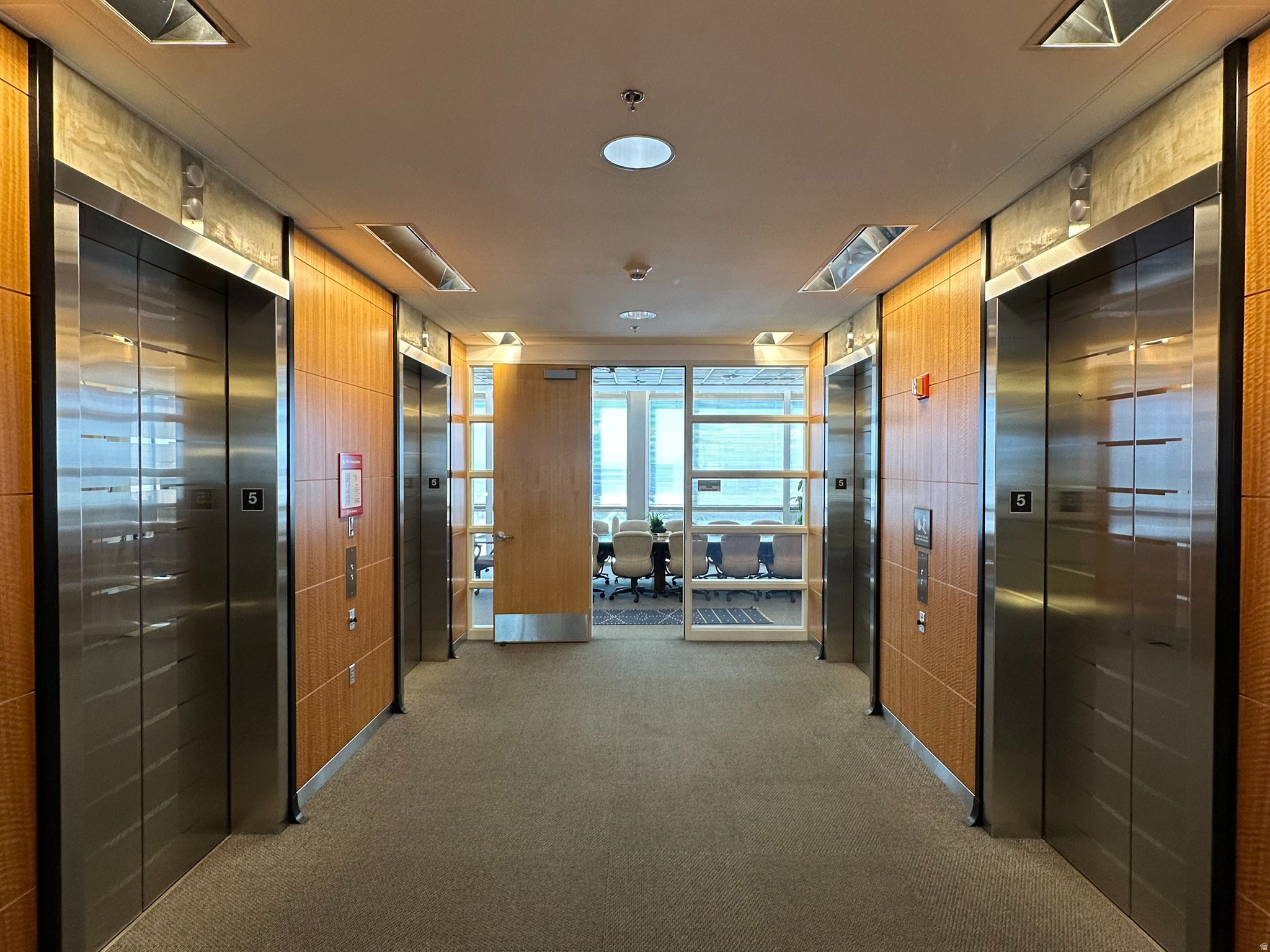 NOVELL BUSINESS PARK PUD - Commercial Lease