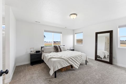 Tiny photo for 2126 W LYDIA LN, Syracuse, UT 84075 (MLS # 2137876)