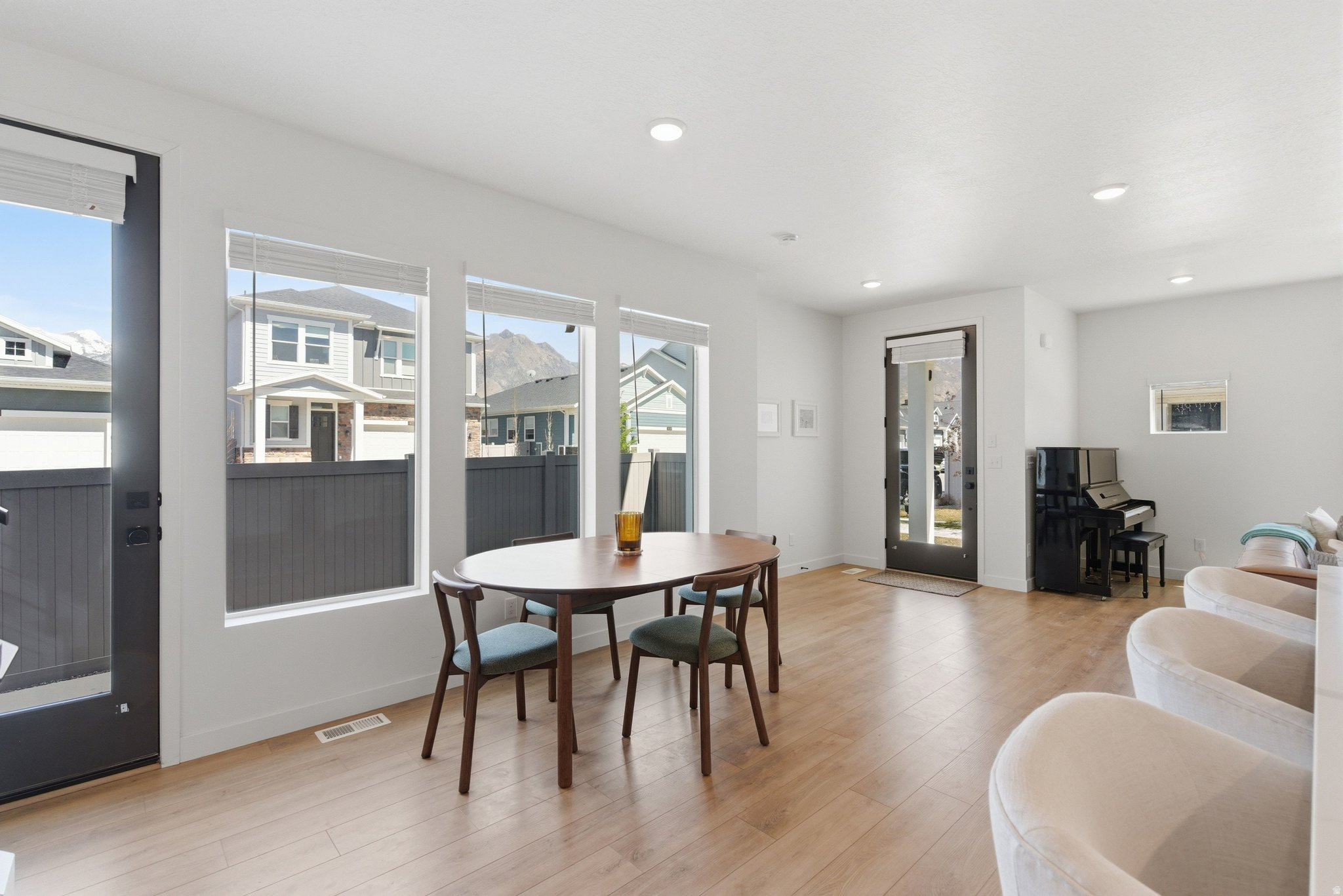 RIDGEVIEW - Residential