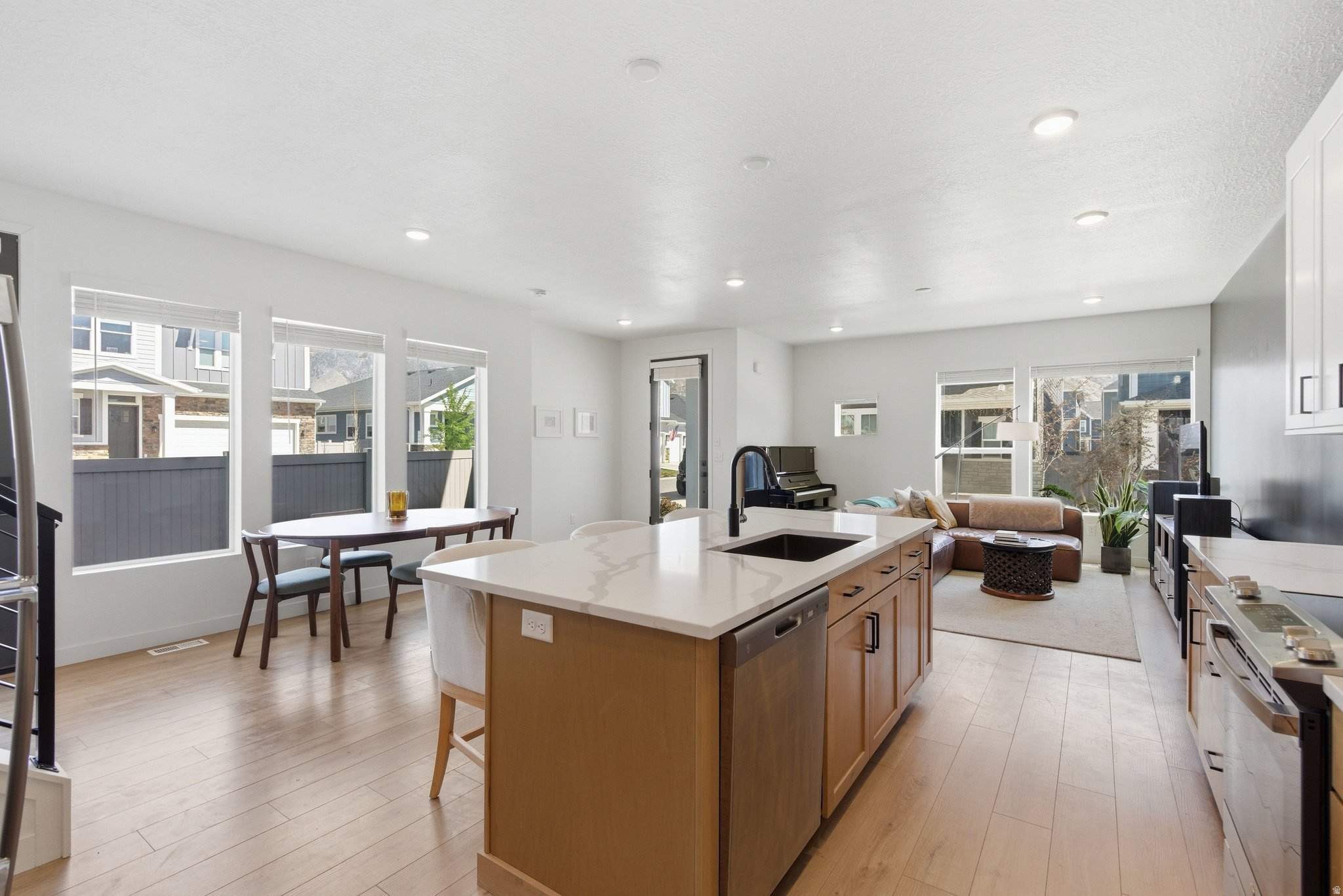 RIDGEVIEW - Residential