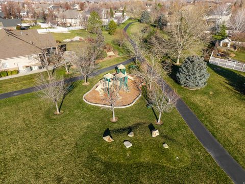 Tiny photo for 186 N MOUNTAIN VISTAS RD, Kaysville, UT 84037 (MLS # 2161630)