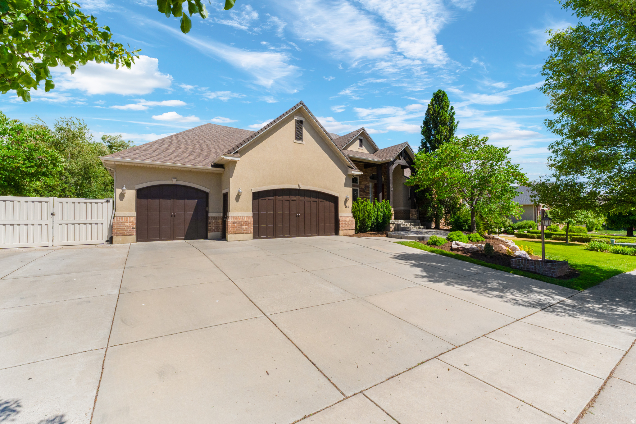 MOUNTAIN VISTAS - Residential