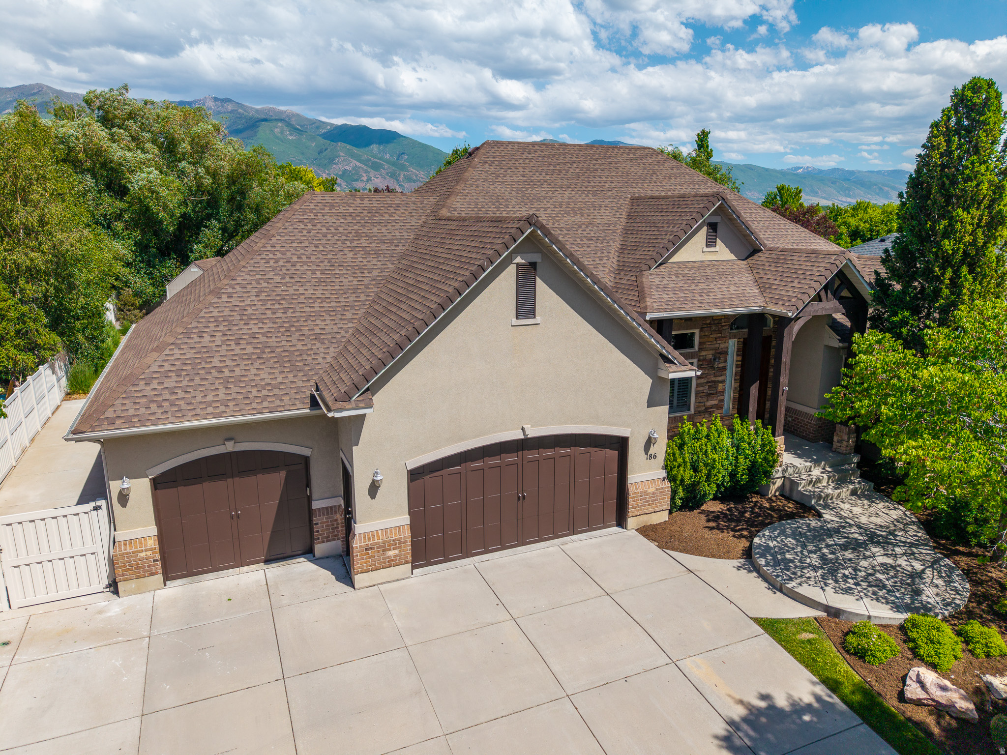 MOUNTAIN VISTAS - Residential