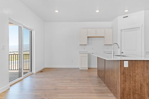 Tiny photo for 324 E LEVENGROVE DR #235, Lehi, UT 84048 (MLS # 2148934)