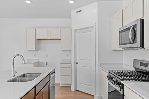 Tiny photo for 324 E LEVENGROVE DR #235, Lehi, UT 84048 (MLS # 2148934)