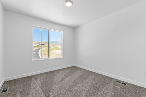 Tiny photo for 324 E LEVENGROVE DR #235, Lehi, UT 84048 (MLS # 2148934)