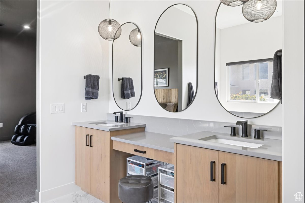 COLLEDGE FARMS - Residential