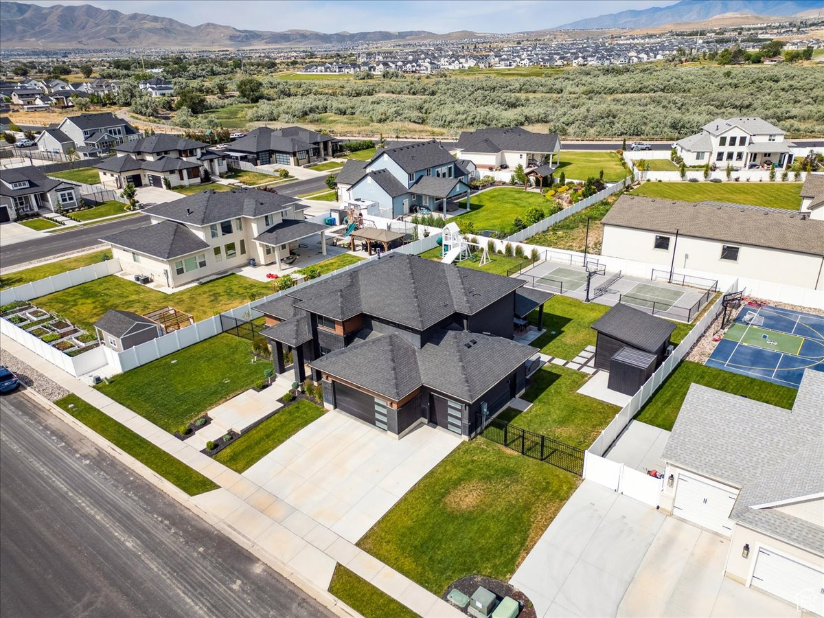 COLLEDGE FARMS - Residential