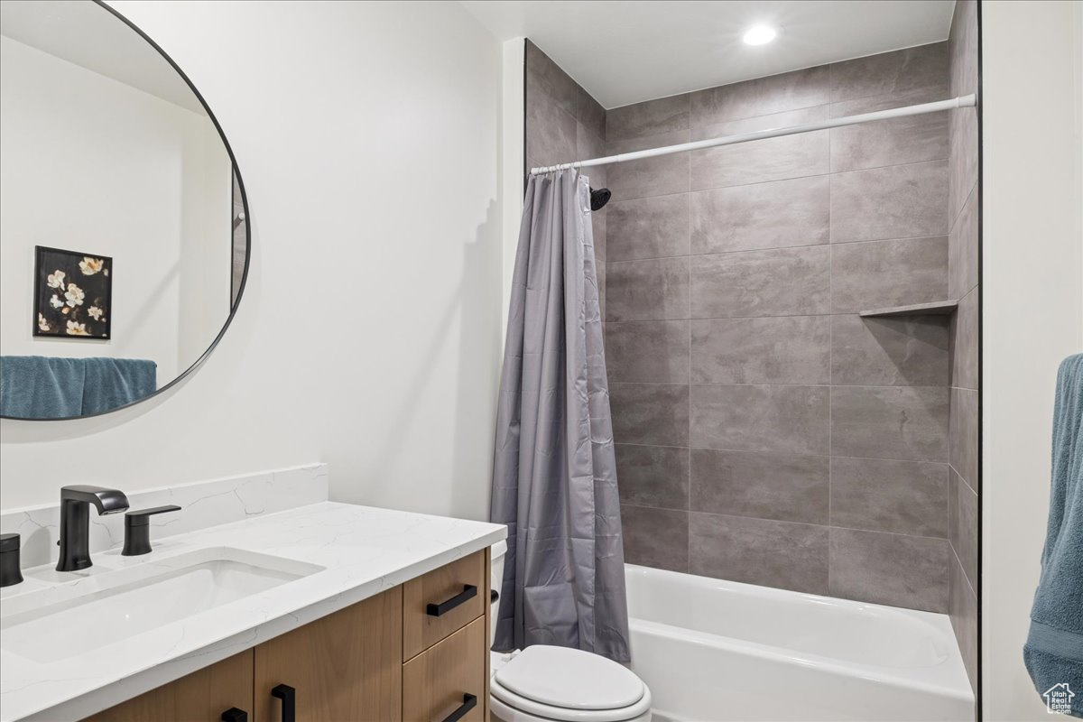 COLLEDGE FARMS - Residential