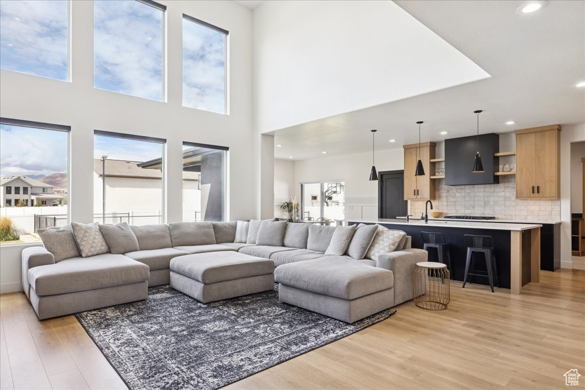COLLEDGE FARMS - Residential