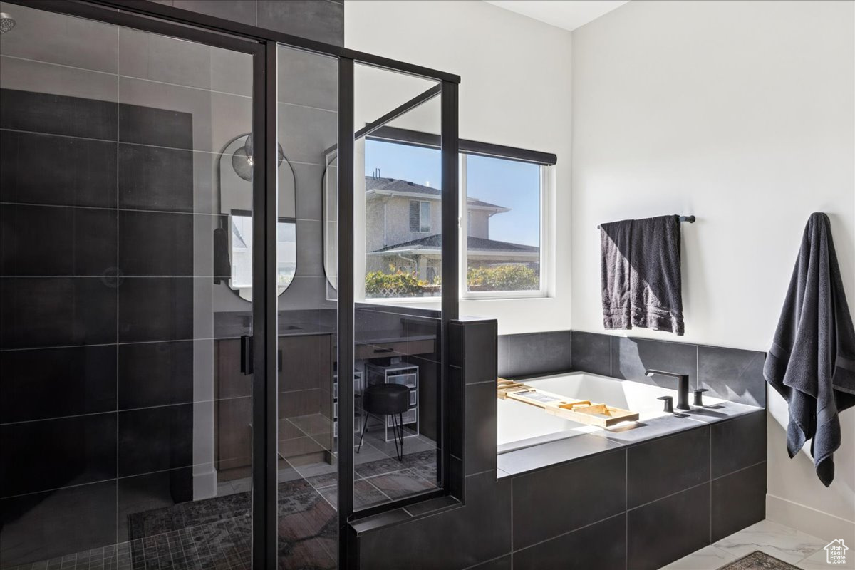 COLLEDGE FARMS - Residential
