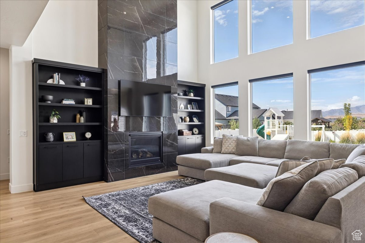 COLLEDGE FARMS - Residential