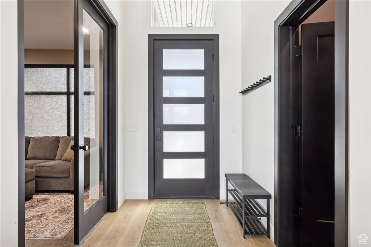 COLLEDGE FARMS - Residential