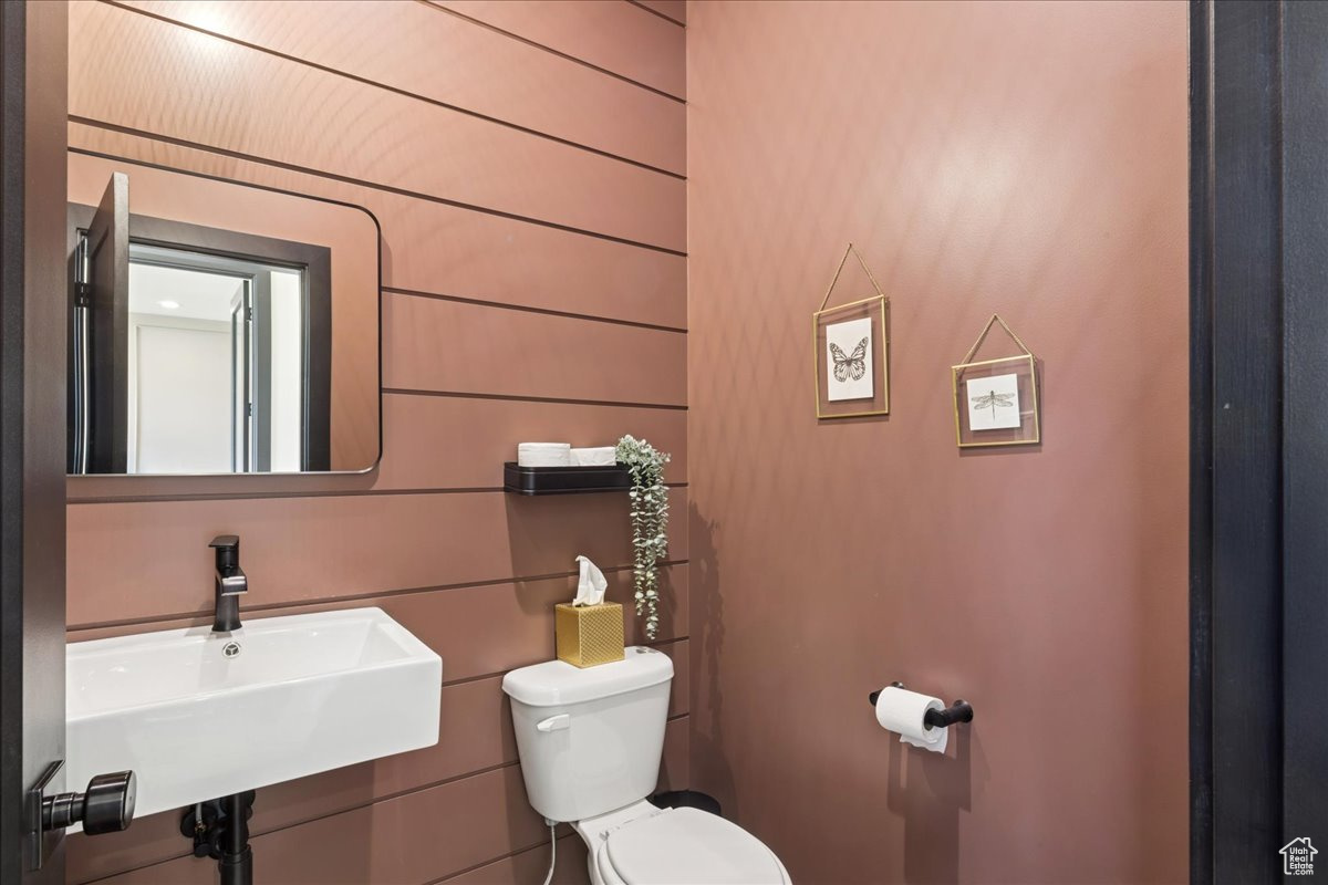 COLLEDGE FARMS - Residential