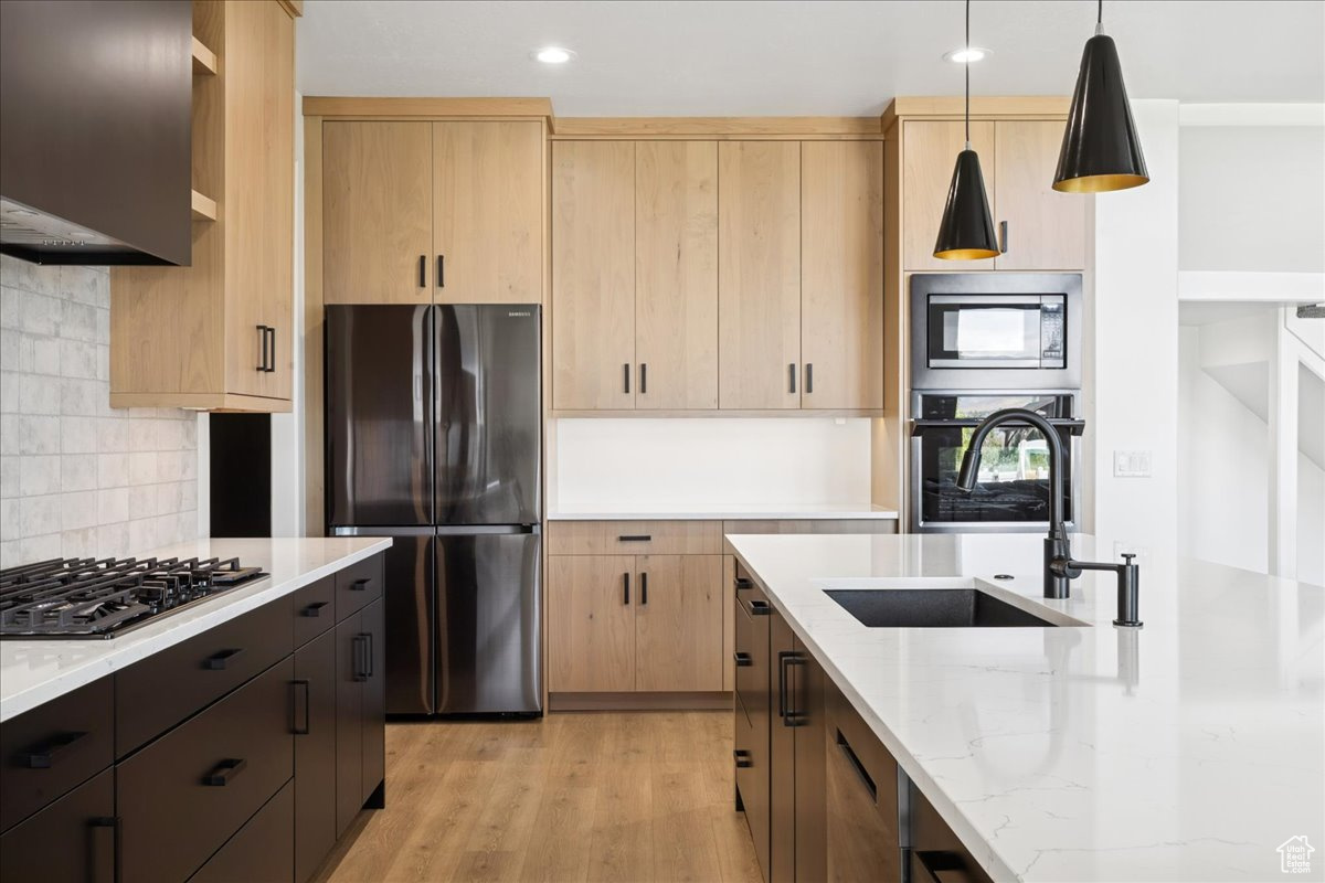 COLLEDGE FARMS - Residential