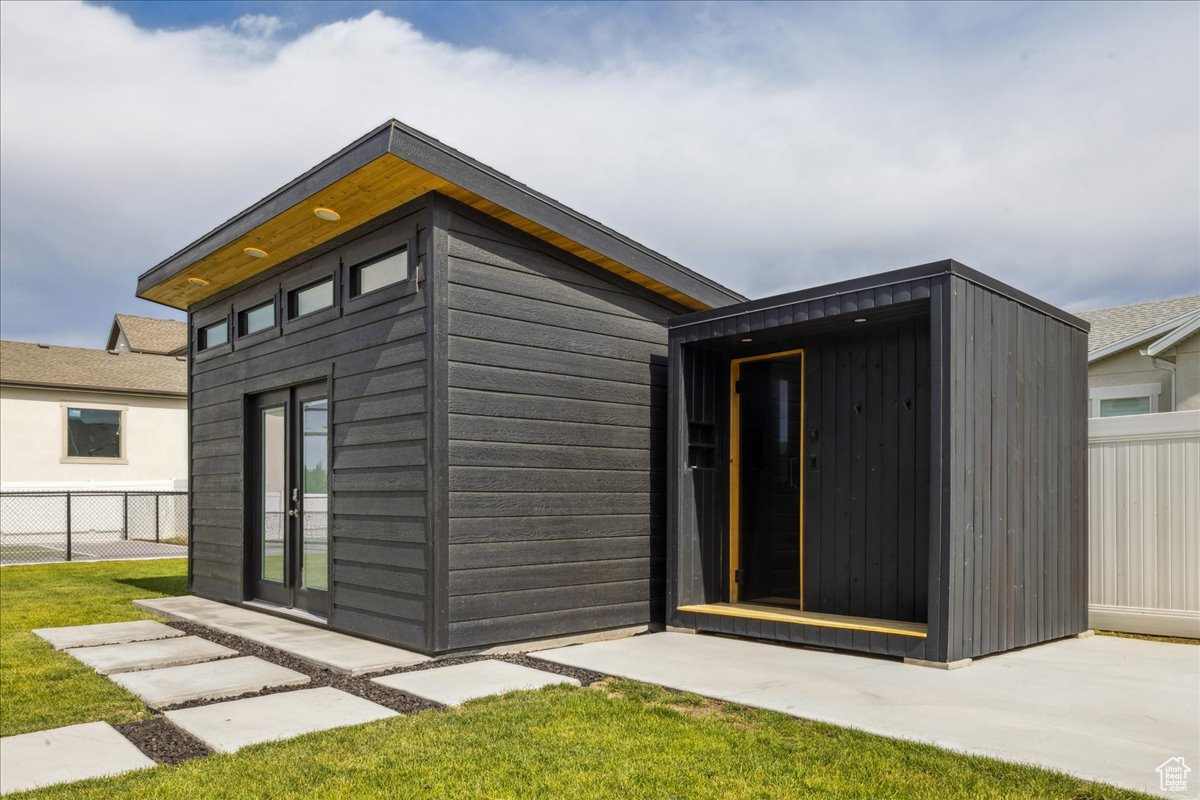 COLLEDGE FARMS - Residential