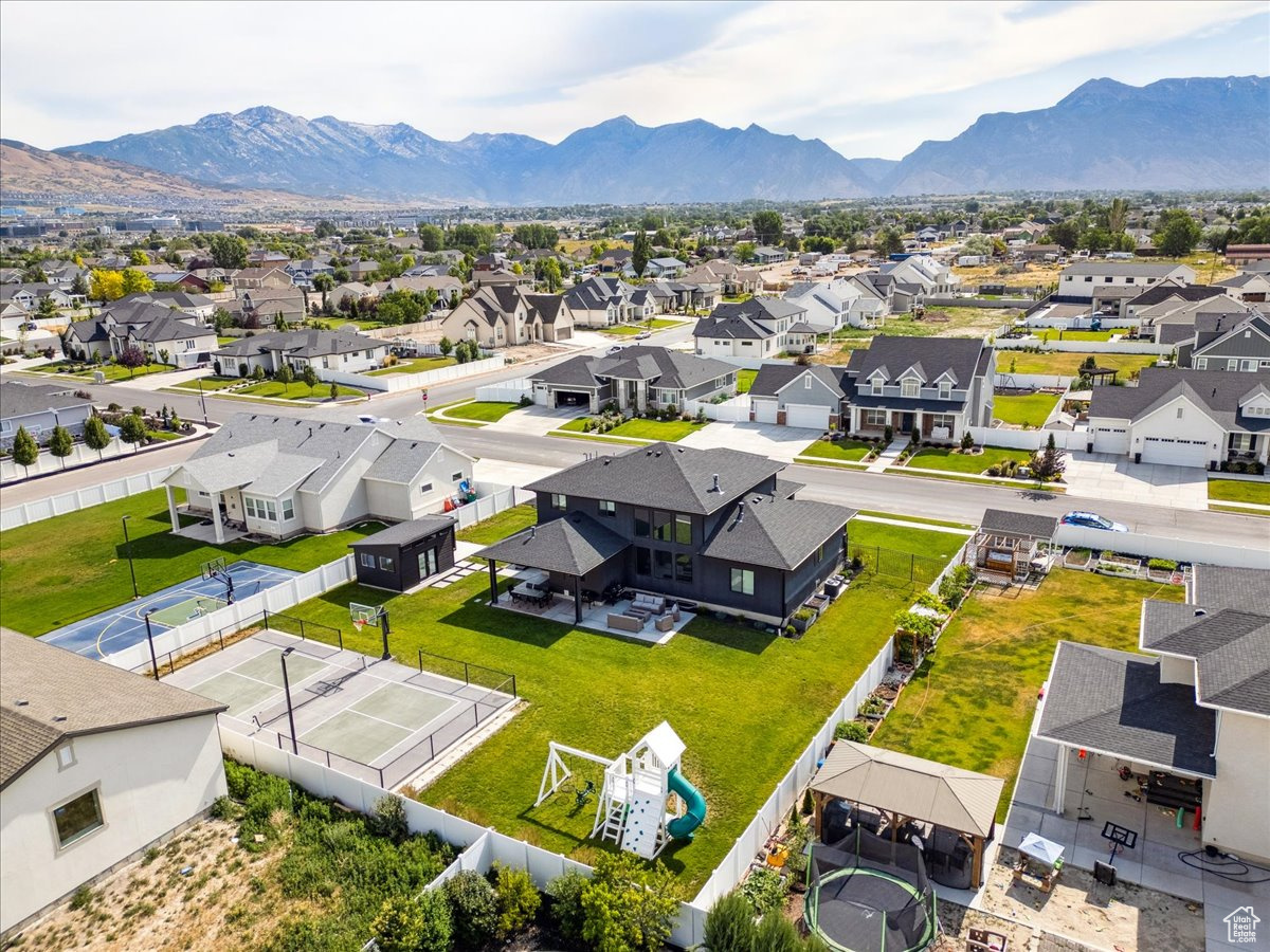 COLLEDGE FARMS - Residential