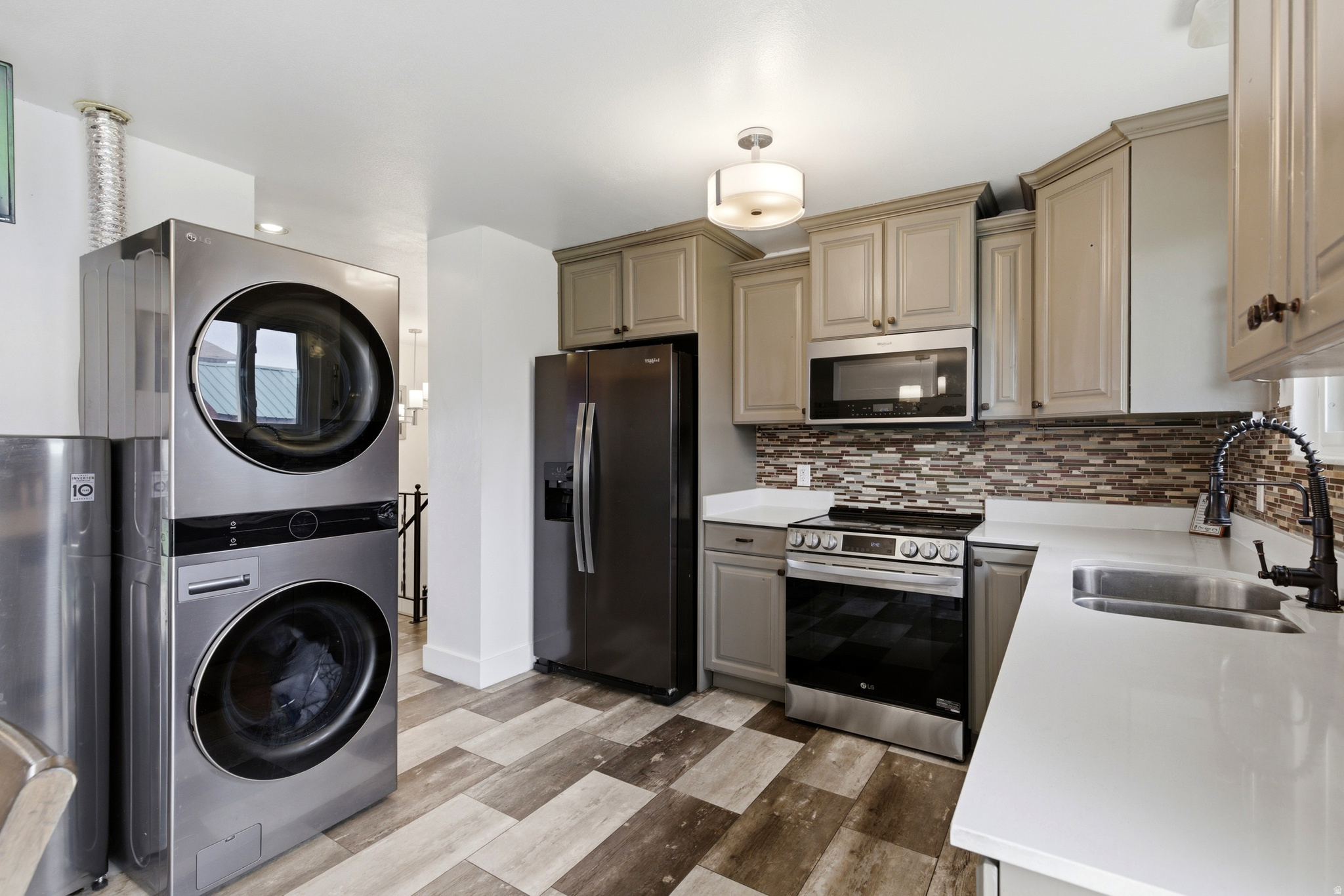 CREEKVIEW - Residential