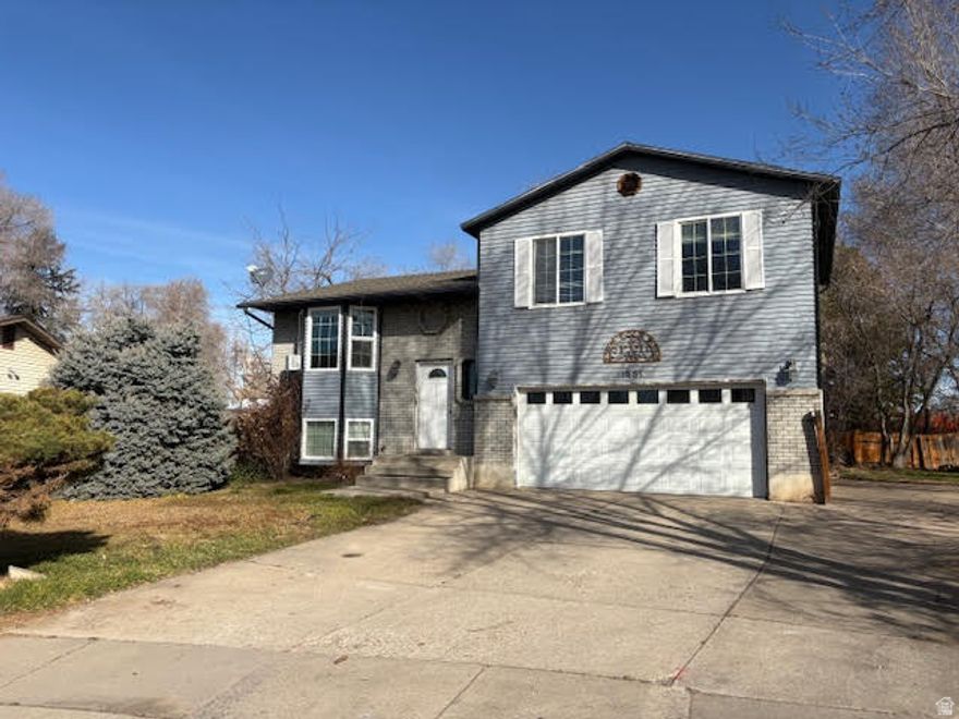 Great potential. Property sold as is, where is. No warranties written or expressed. Home to be sold cash only. Proof of funds to be submitted with offer. DO NOT OPEN PATIO DOOR. DECK HAS BEEN REMOVED