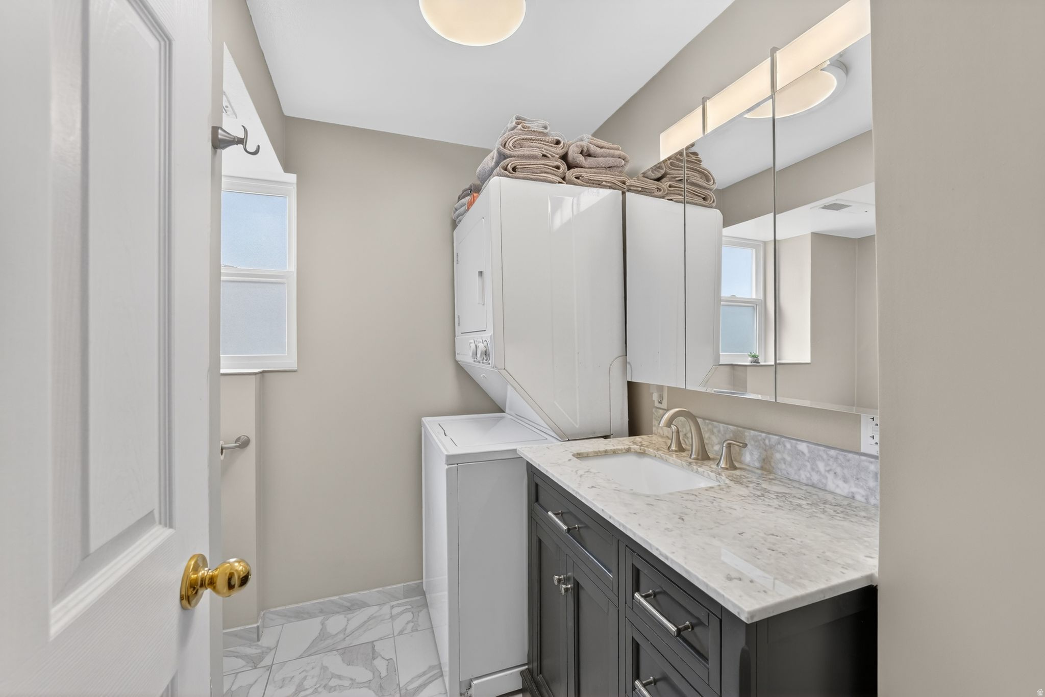 IMPERIAL ESTATES - Residential