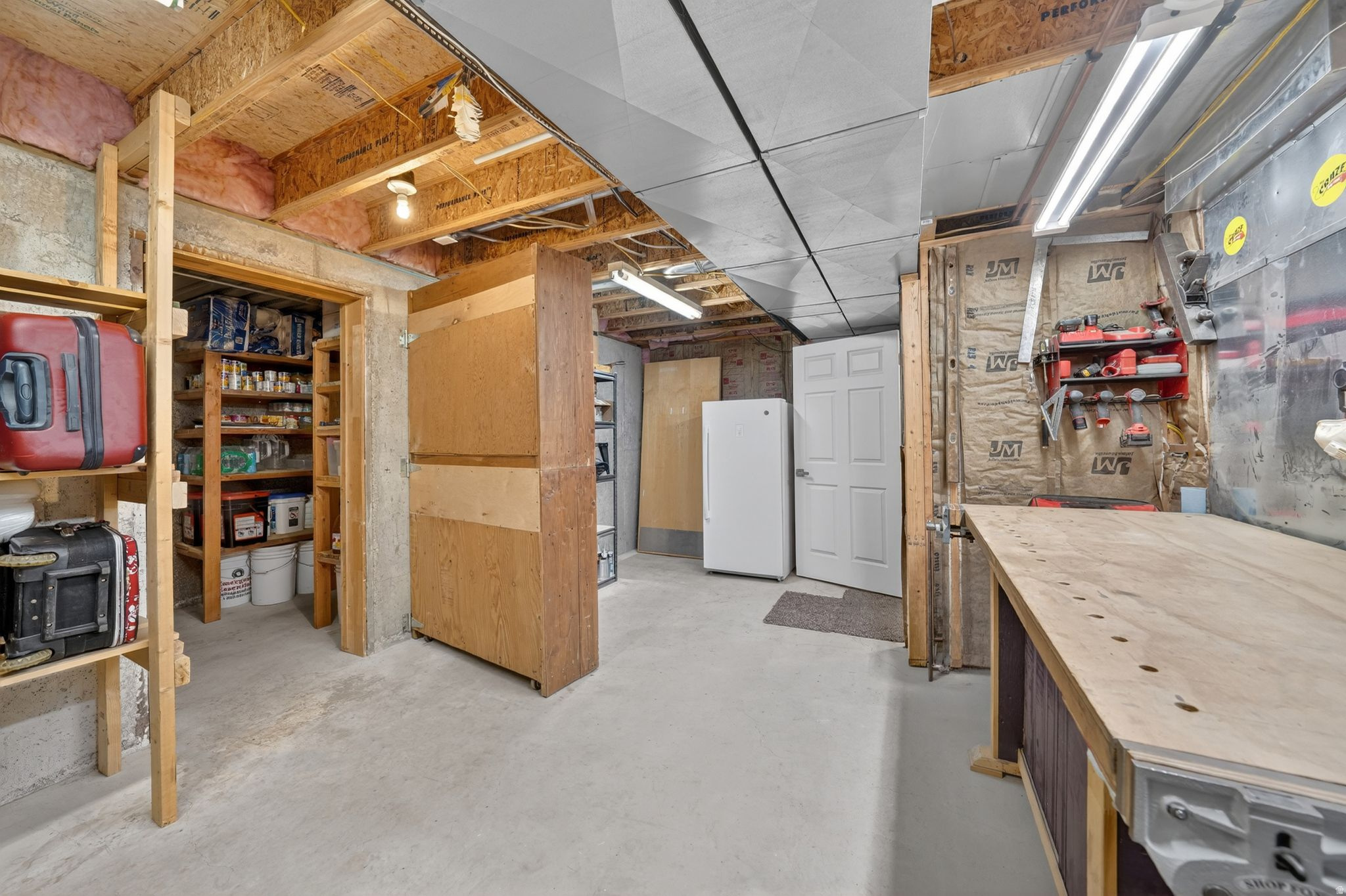 IMPERIAL ESTATES - Residential