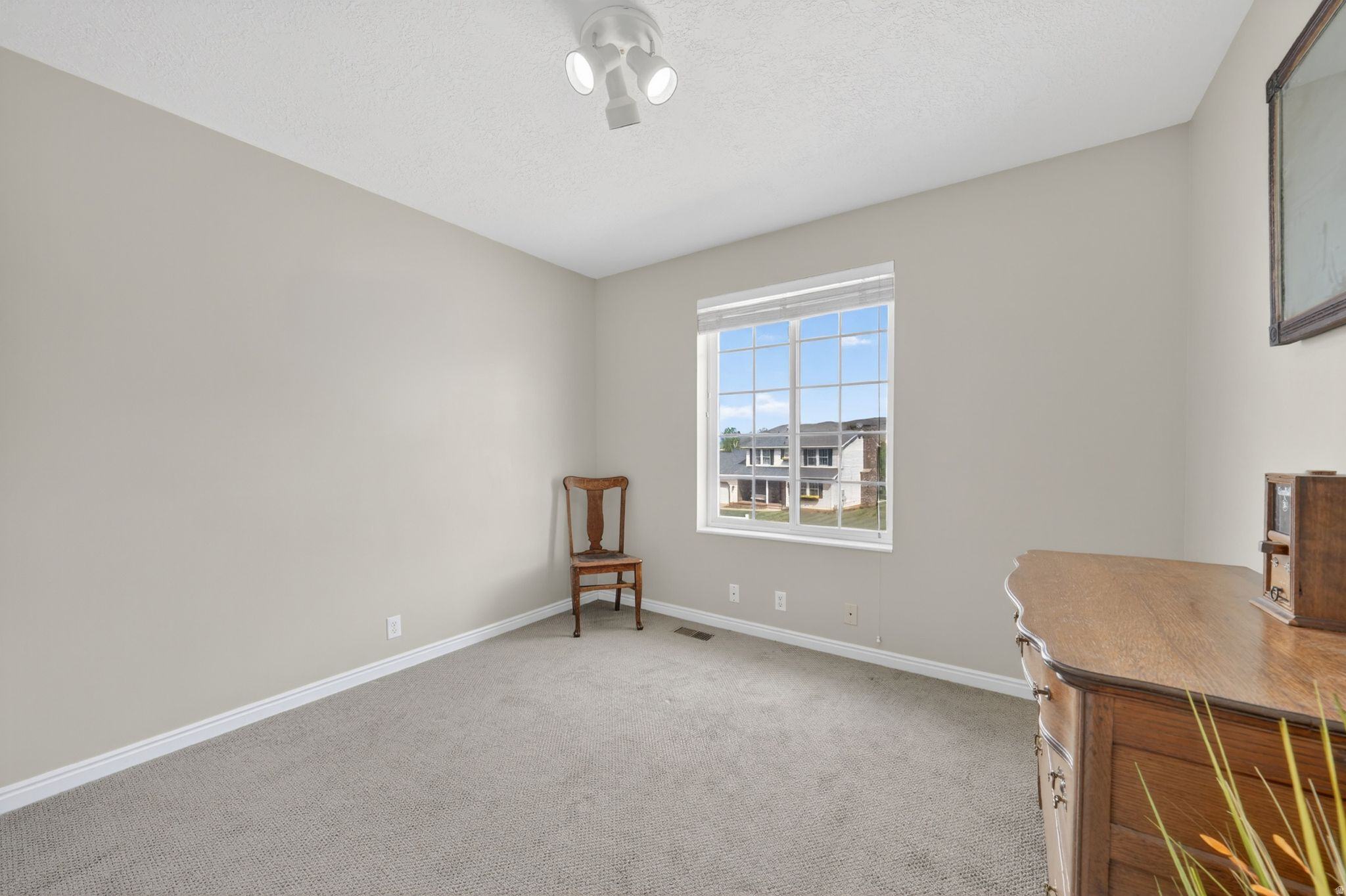 IMPERIAL ESTATES - Residential