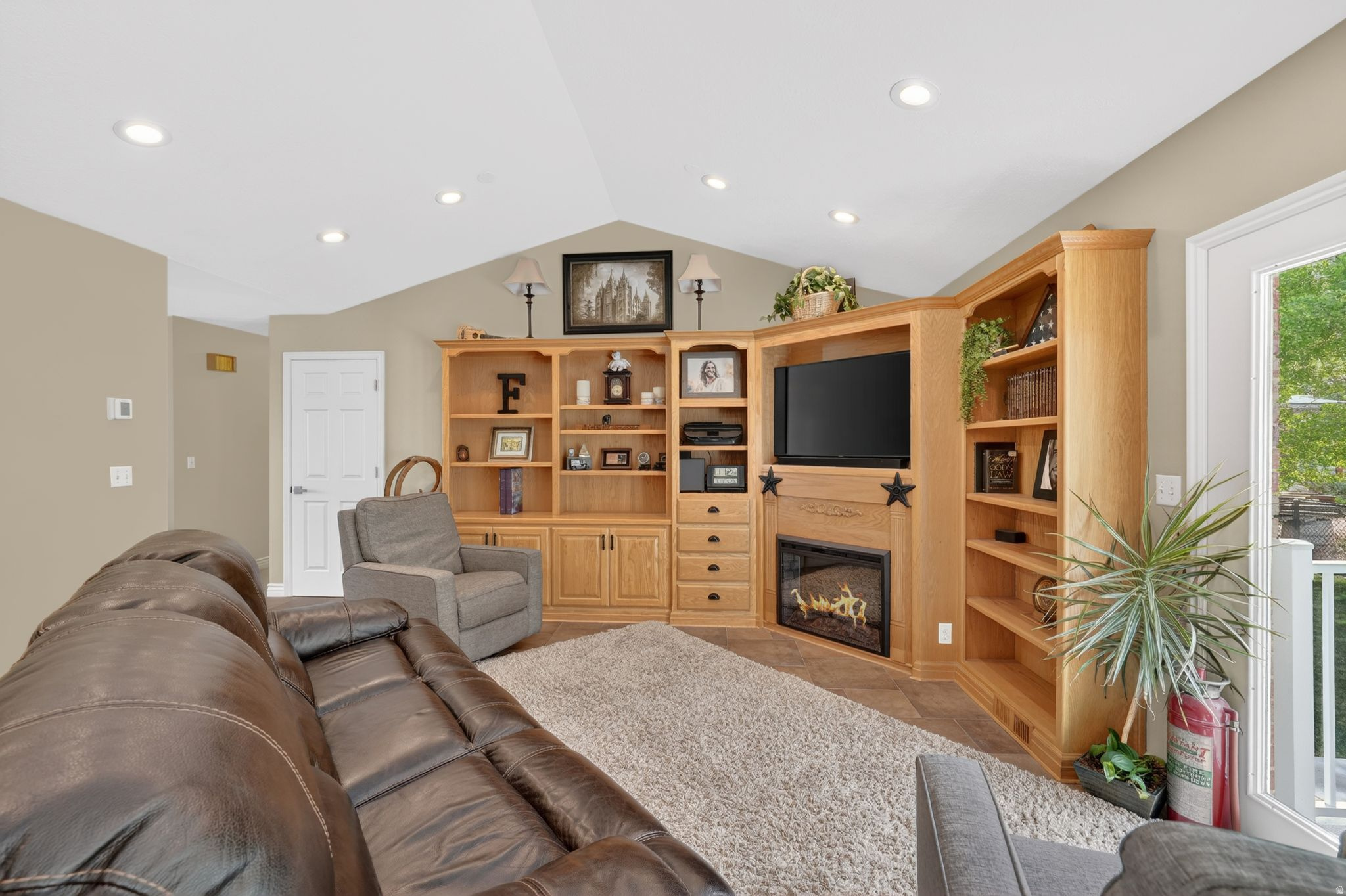 IMPERIAL ESTATES - Residential