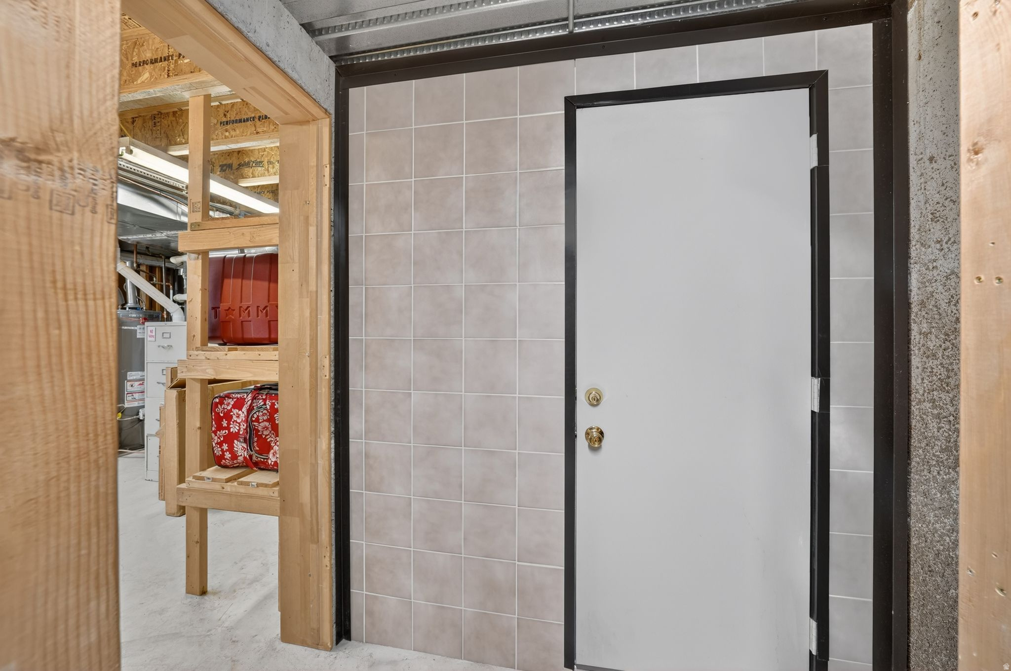 IMPERIAL ESTATES - Residential