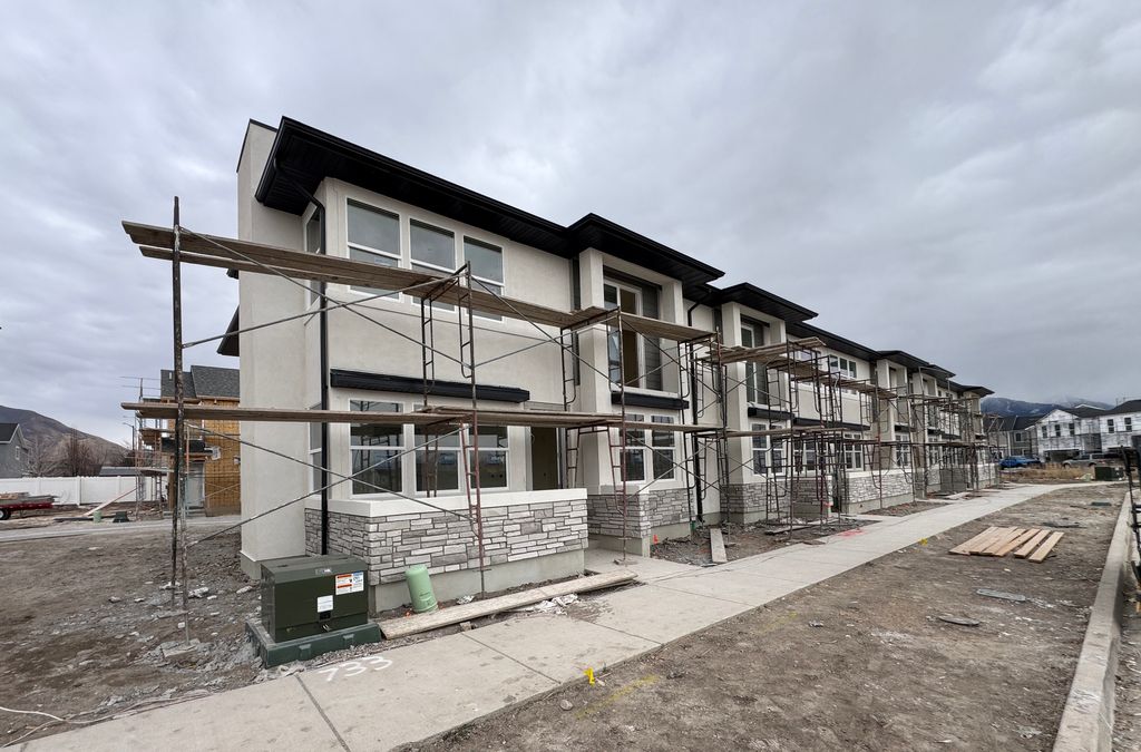 Photo of 743 S HARRISON DR #36, Springville, UT 84663 (MLS # 2135984)